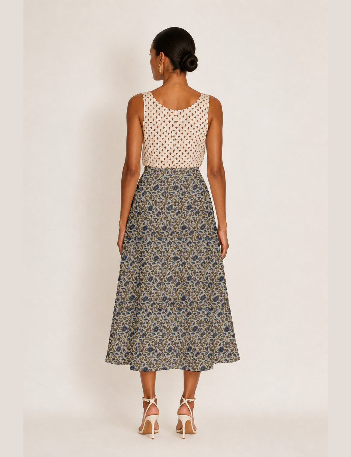 A line skirt with slit - Beige Floral