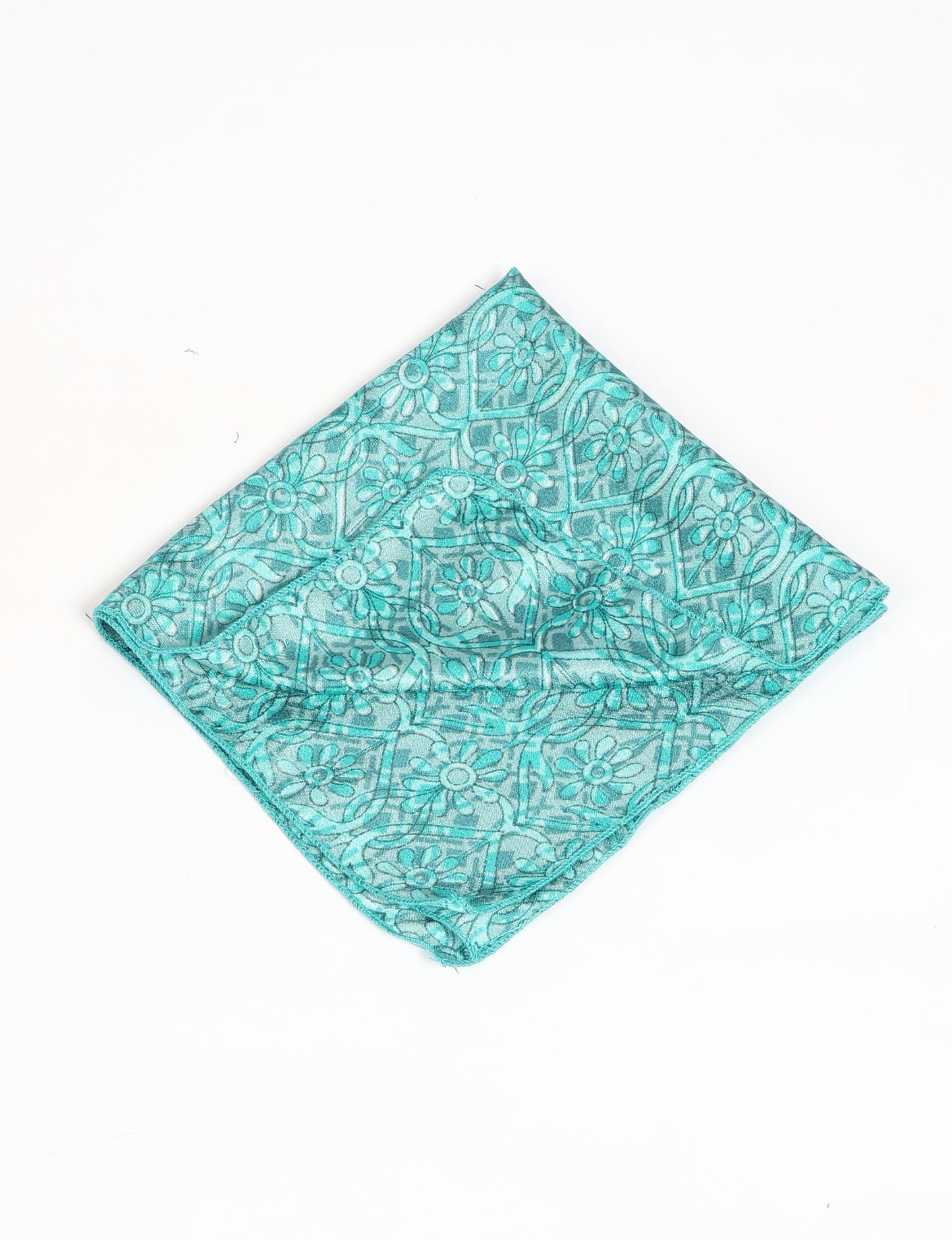 A delicately handcrafted wrap made from recycled sari offcuts, blending sustainable fashion with conscious design. This eco-friendly product showcases the beauty of upcycling and green fashion, making it a perfect accessory for those supporting circular fashion and products made from textile waste.