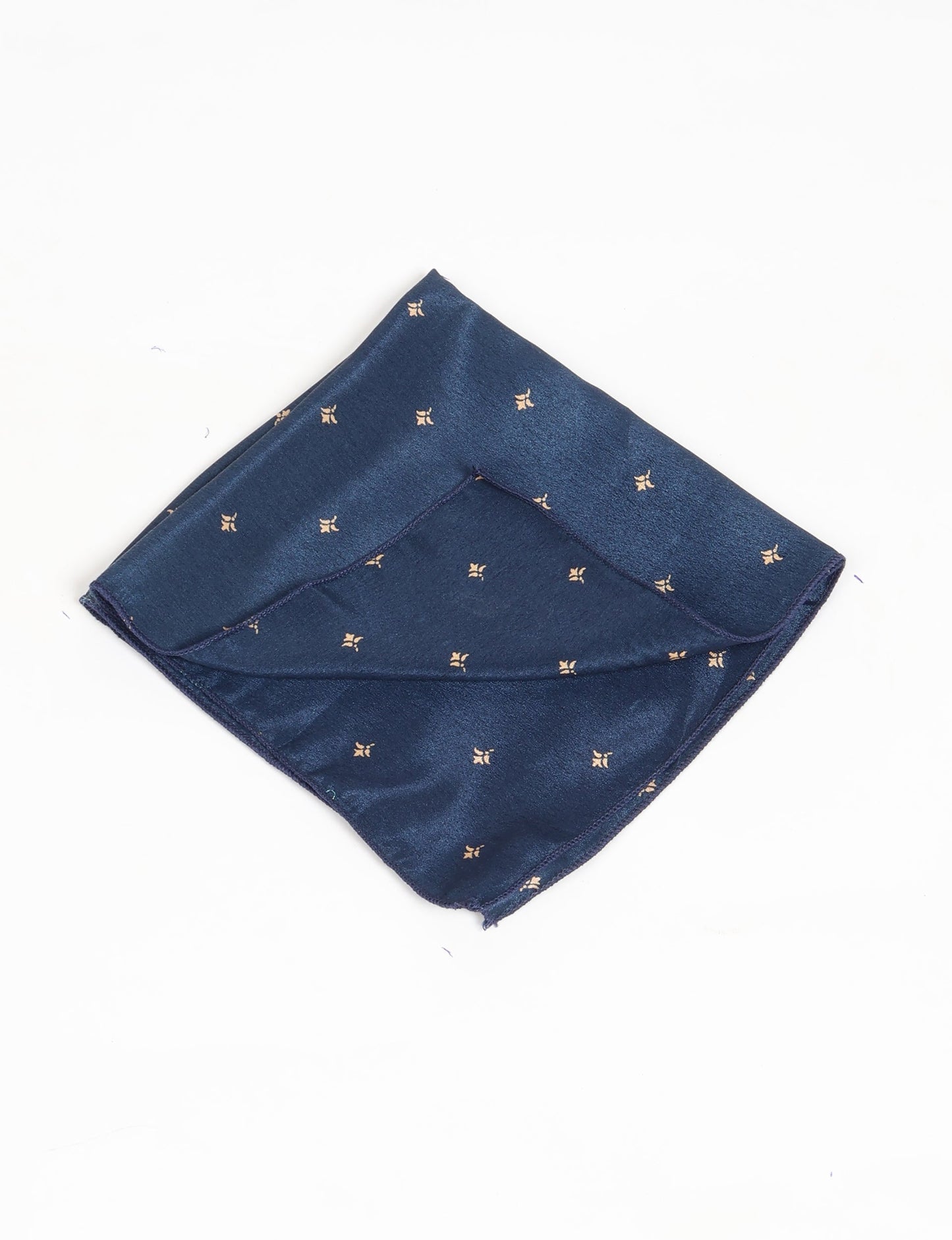 A delicately handcrafted wrap made from recycled sari offcuts, blending sustainable fashion with conscious design. This eco-friendly product showcases the beauty of upcycling and green fashion, making it a perfect accessory for those supporting circular fashion and products made from textile waste.