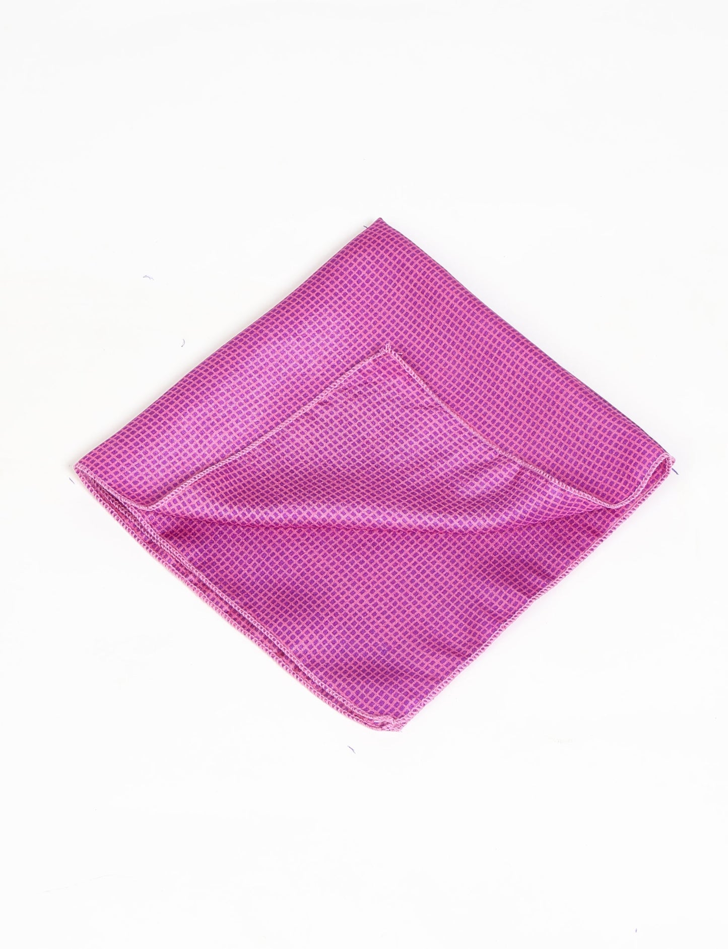 A delicately handcrafted wrap made from recycled sari offcuts, blending sustainable fashion with conscious design. This eco-friendly product showcases the beauty of upcycling and green fashion, making it a perfect accessory for those supporting circular fashion and products made from textile waste.