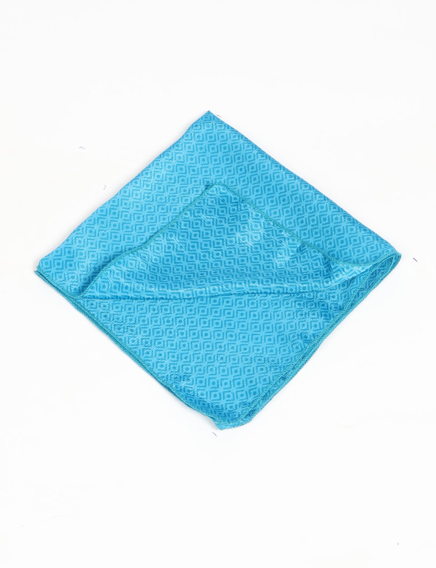 A delicately handcrafted wrap made from recycled sari offcuts, blending sustainable fashion with conscious design. This eco-friendly product showcases the beauty of upcycling and green fashion, making it a perfect accessory for those supporting circular fashion and products made from textile waste.