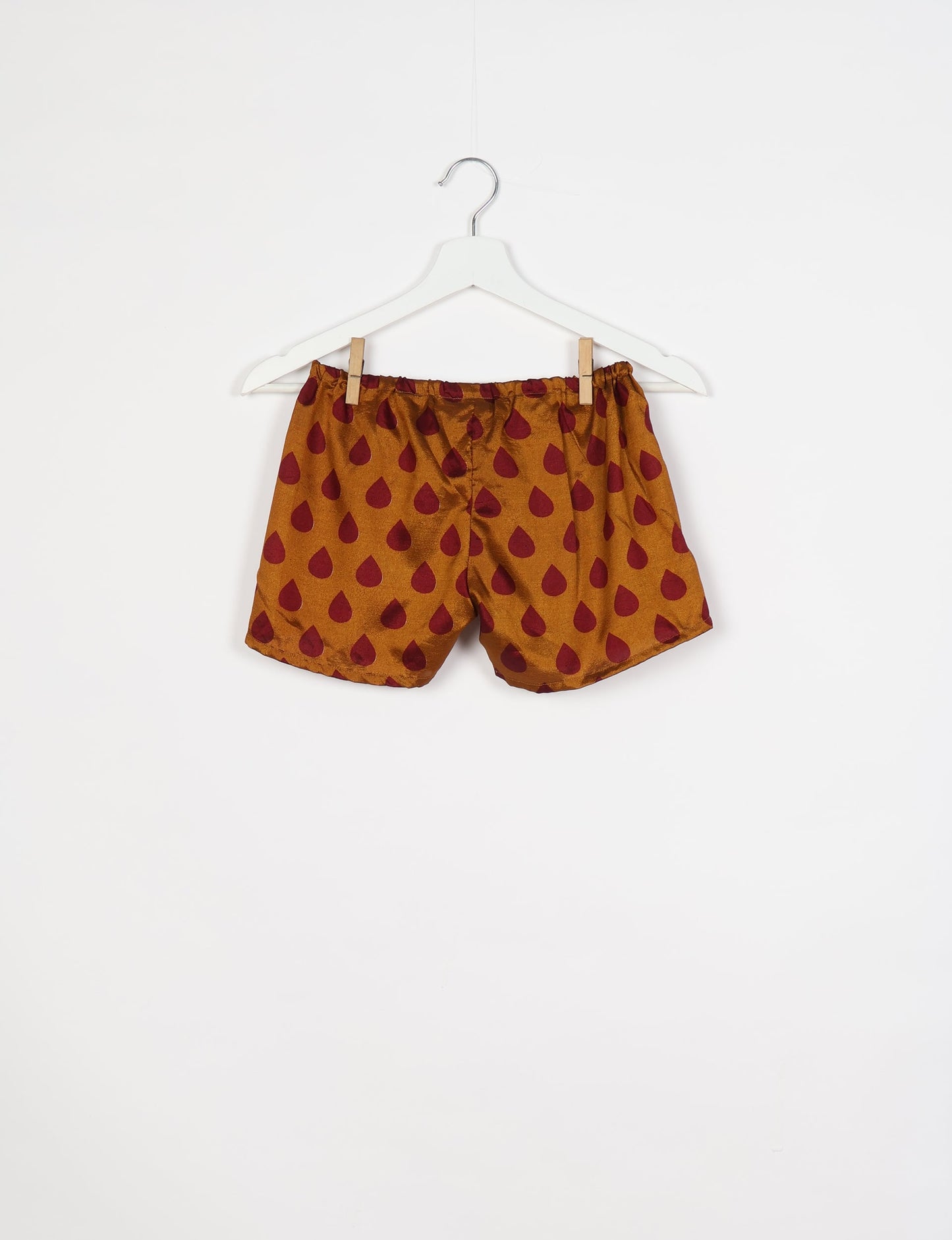 Elevate your wardrobe with our eco-friendly shorts. The all-around elastic waist and drawstring tie provide comfort and style. Crafted with ethical and sustainable practices, these shorts redefine green fashion, making them a perfect addition to your conscious clothing collection.