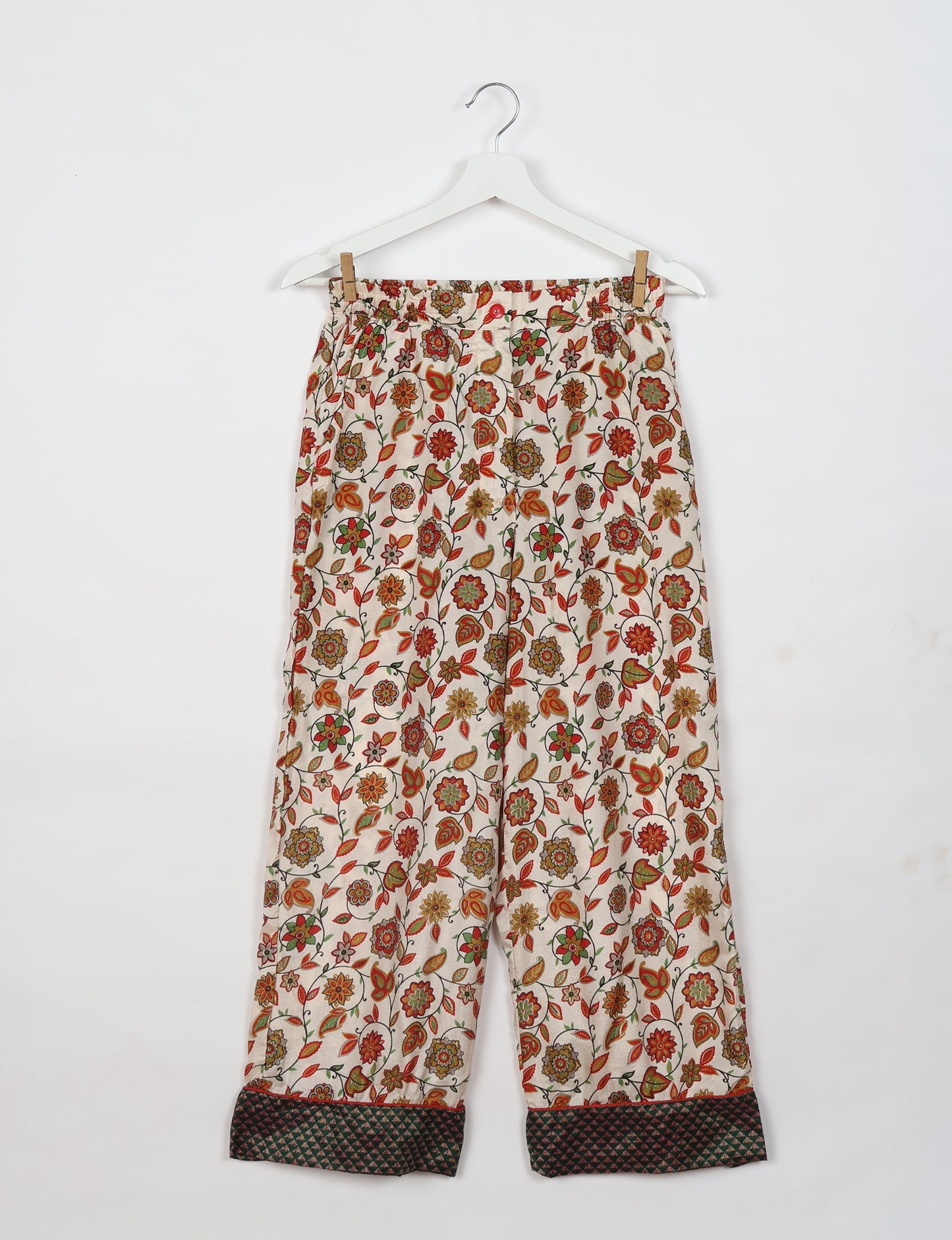 Choose sustainable sleepwear with our PJ SET – perfect for conscious living. From chilling to entertaining, these day-to-night pajamas feature an ethically crafted long-sleeve button-down and elastic-waist pants. Elevate your sleepwear with eco-friendly elegance.