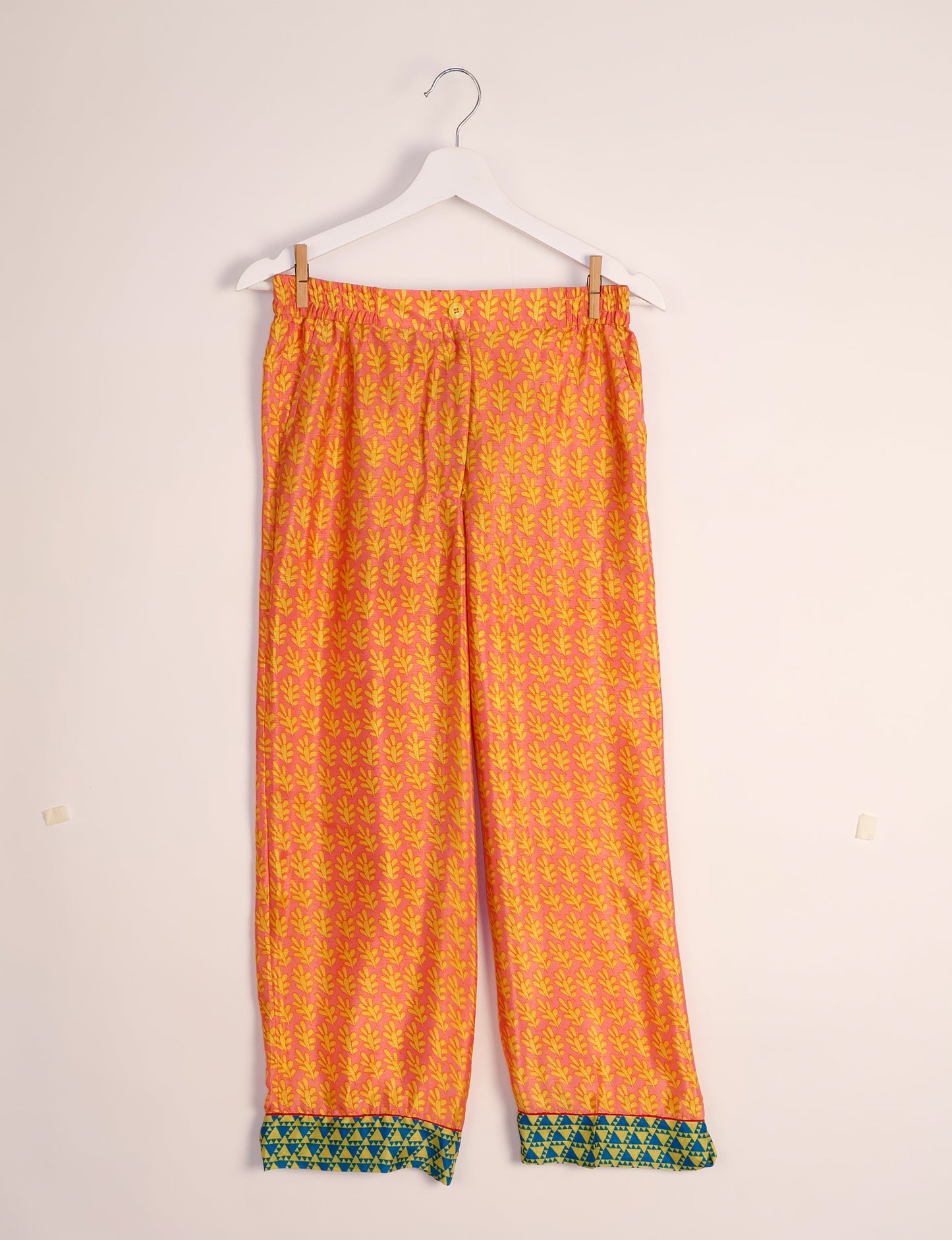 Choose sustainable sleepwear with our PJ SET – perfect for conscious living. From chilling to entertaining, these day-to-night pajamas feature an ethically crafted long-sleeve button-down and elastic-waist pants. Elevate your sleepwear with eco-friendly elegance.