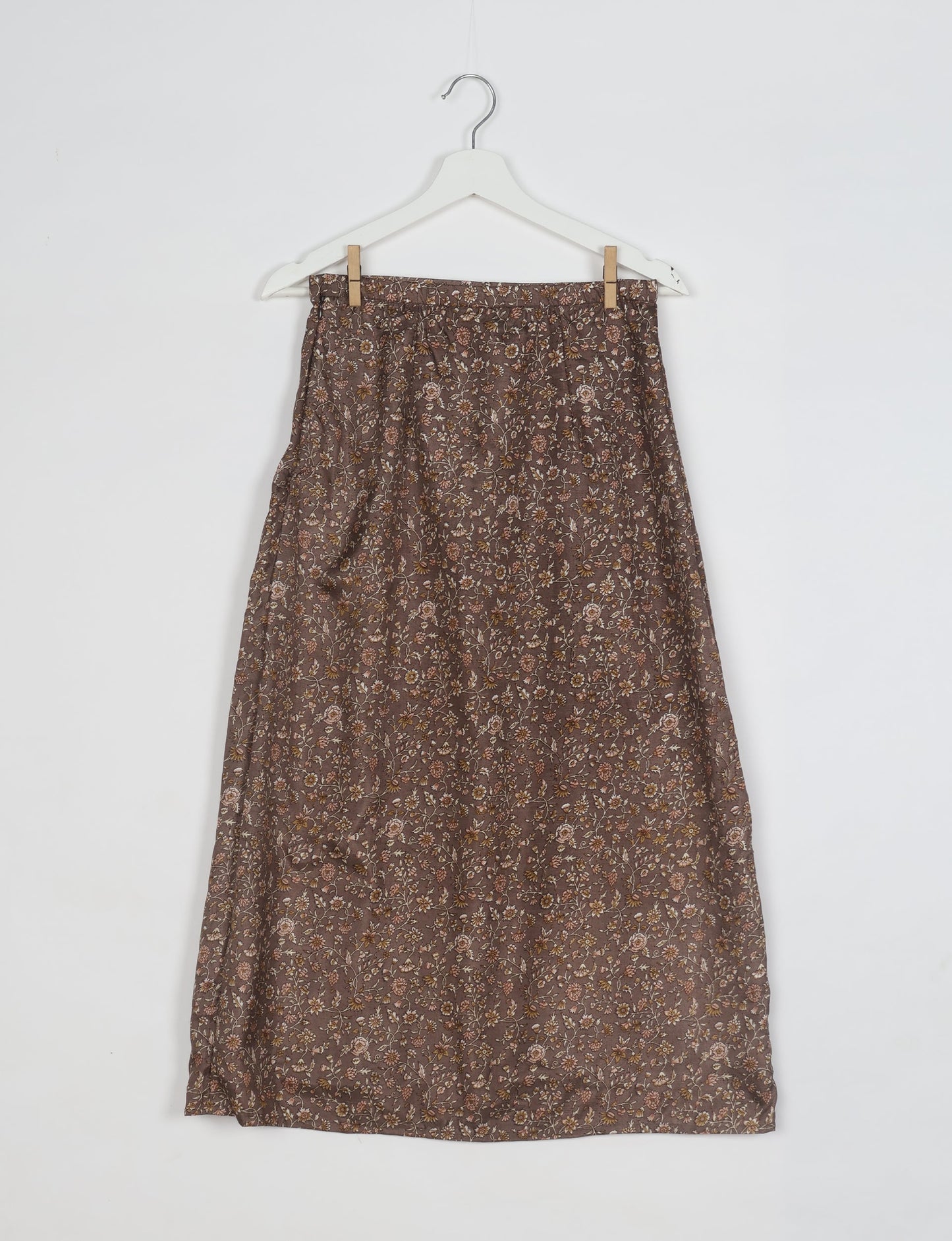 Sustainable A LINE SKIRT, a high-fashion choice for conscious individuals. Fitted at the waist, ankle-length, and ethically crafted for eco-friendly style.