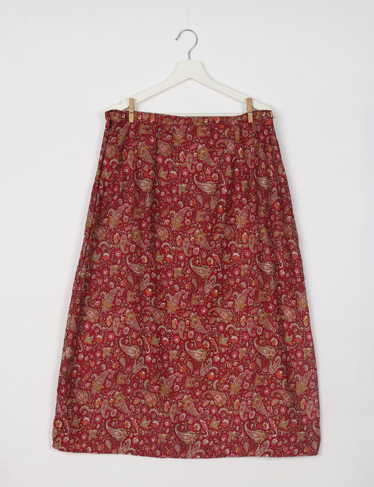 Sustainable A LINE SKIRT, a high-fashion choice for conscious individuals. Fitted at the waist, ankle-length, and ethically crafted for eco-friendly style.