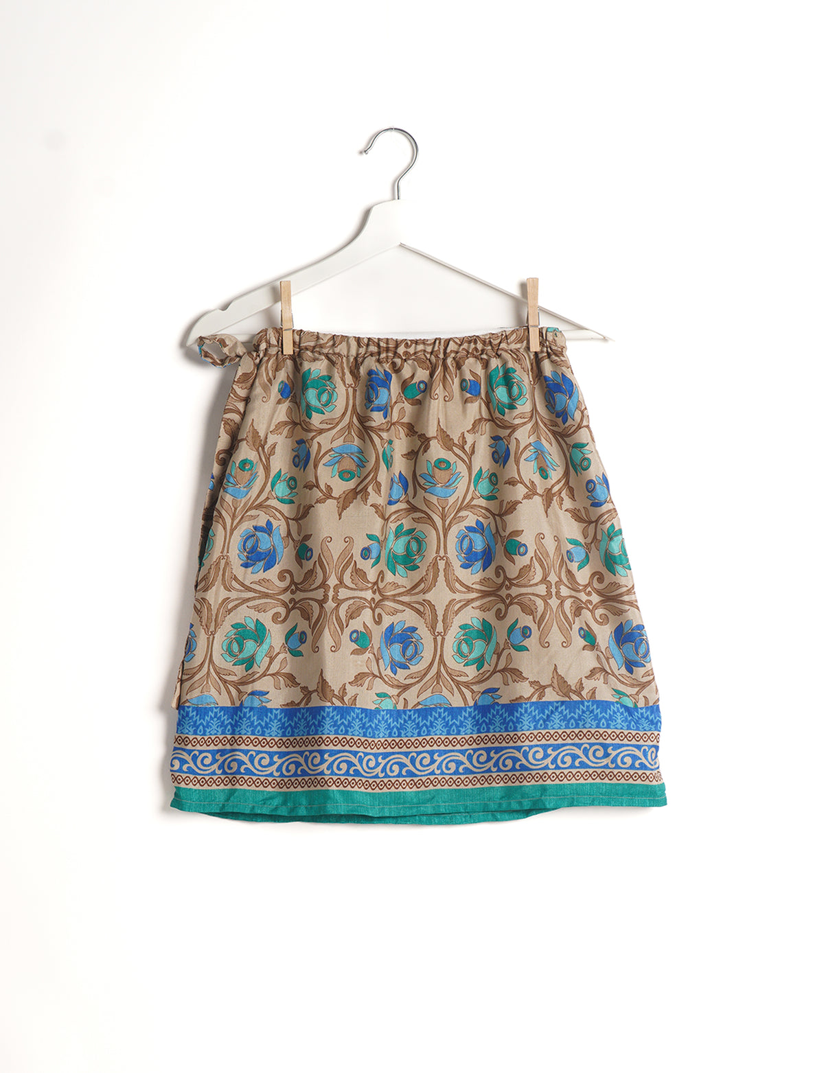 Revolutionize your look with our Wraparound Skirt – short, stylish, and suitable for all waist sizes. Ethical and sustainable, this skirt is a statement in eco-friendly fashion. Embrace conscious clothing with a touch of flair