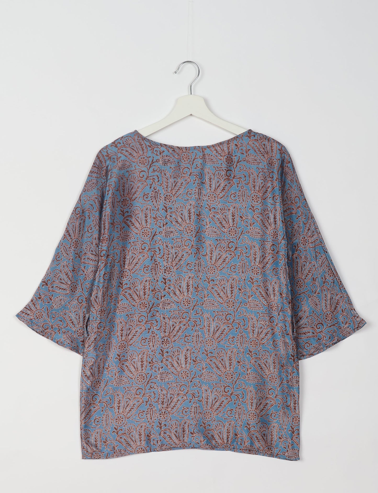 Upcycled women’s Belt Top made from pre-loved saris, showcasing eco friendly cloth, carbon neutral clothing, circular fashion design, environmentally friendly clothing, and second hand clothing elegance.