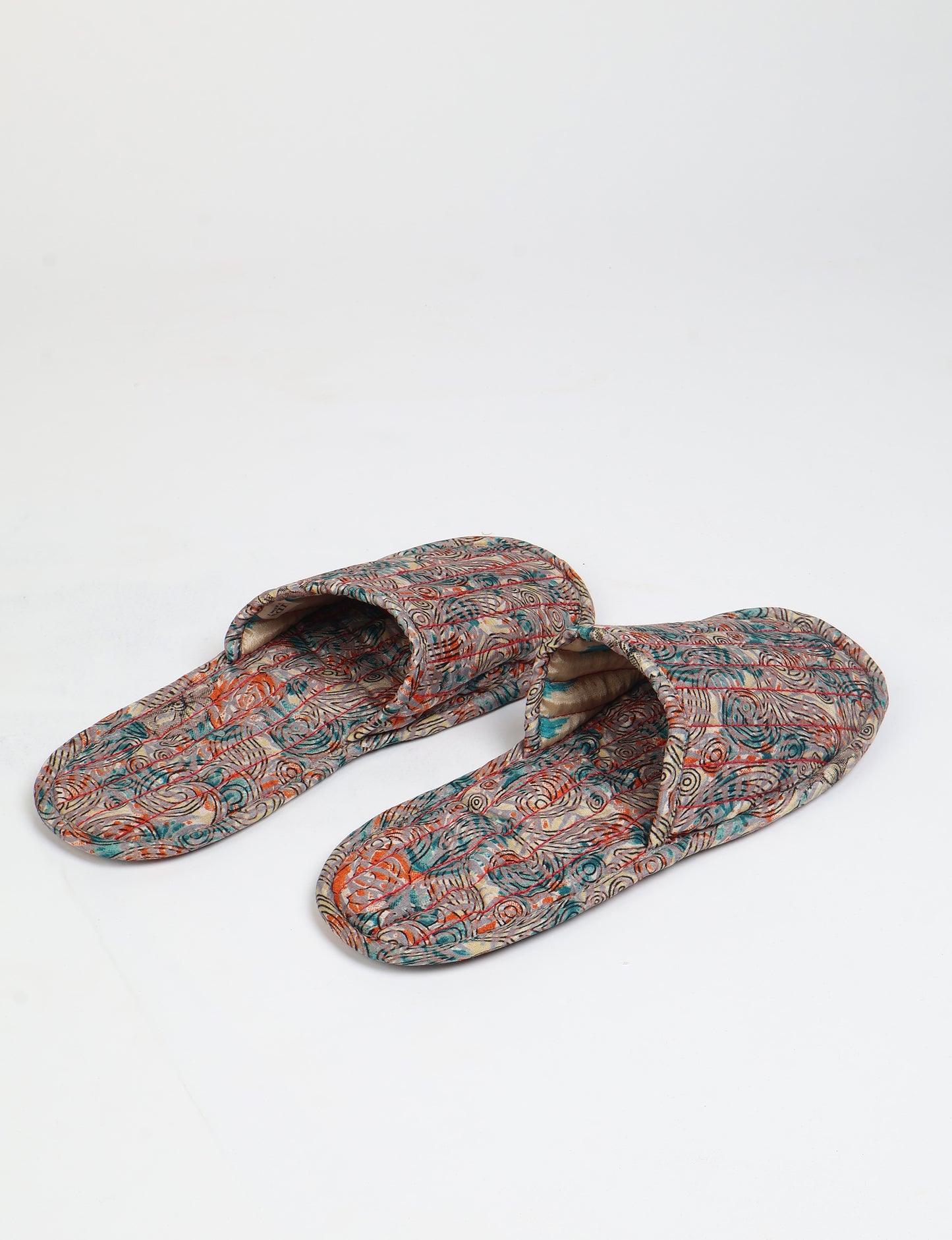 Quilted Slippers - Beige Paisley