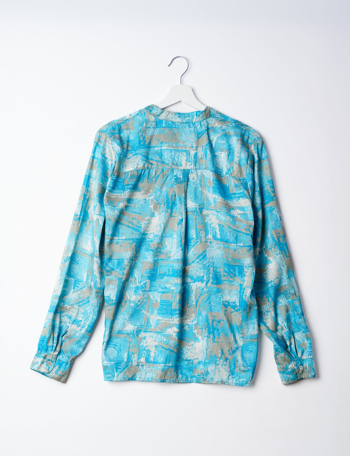 Versatile DAY BLOUSE, a sustainable wardrobe essential with a classic Johnny collar and full sleeves. Lightweight fabric for a comfortable fit, perfect for dressing up or down. Explore ethical clothing and green fashion with this eco-friendly and timeless piece, perfect for any occasion.