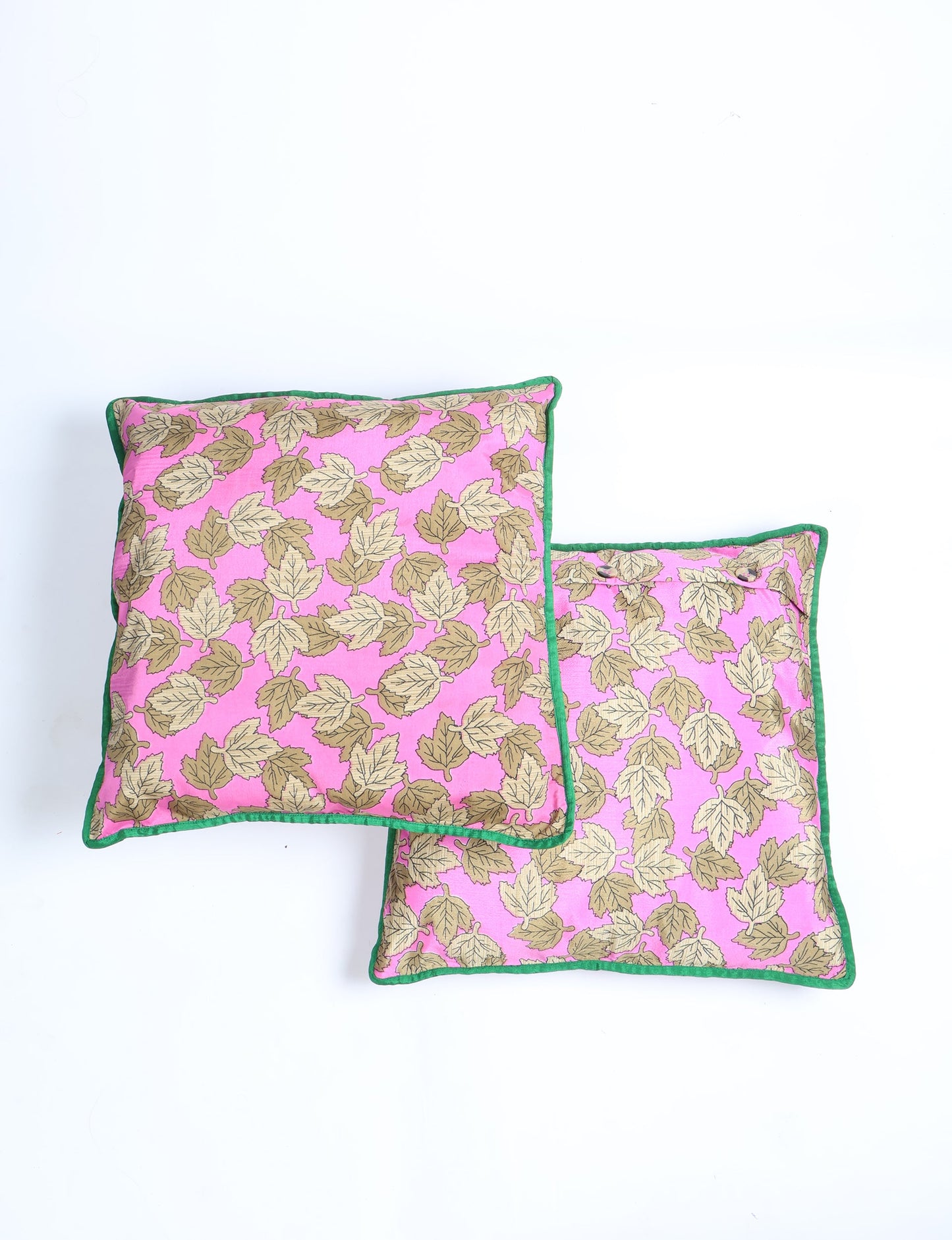 Upcycled sari cushion cover with piping edge, 40x40 cm, eco-friendly and sustainable home decor.
