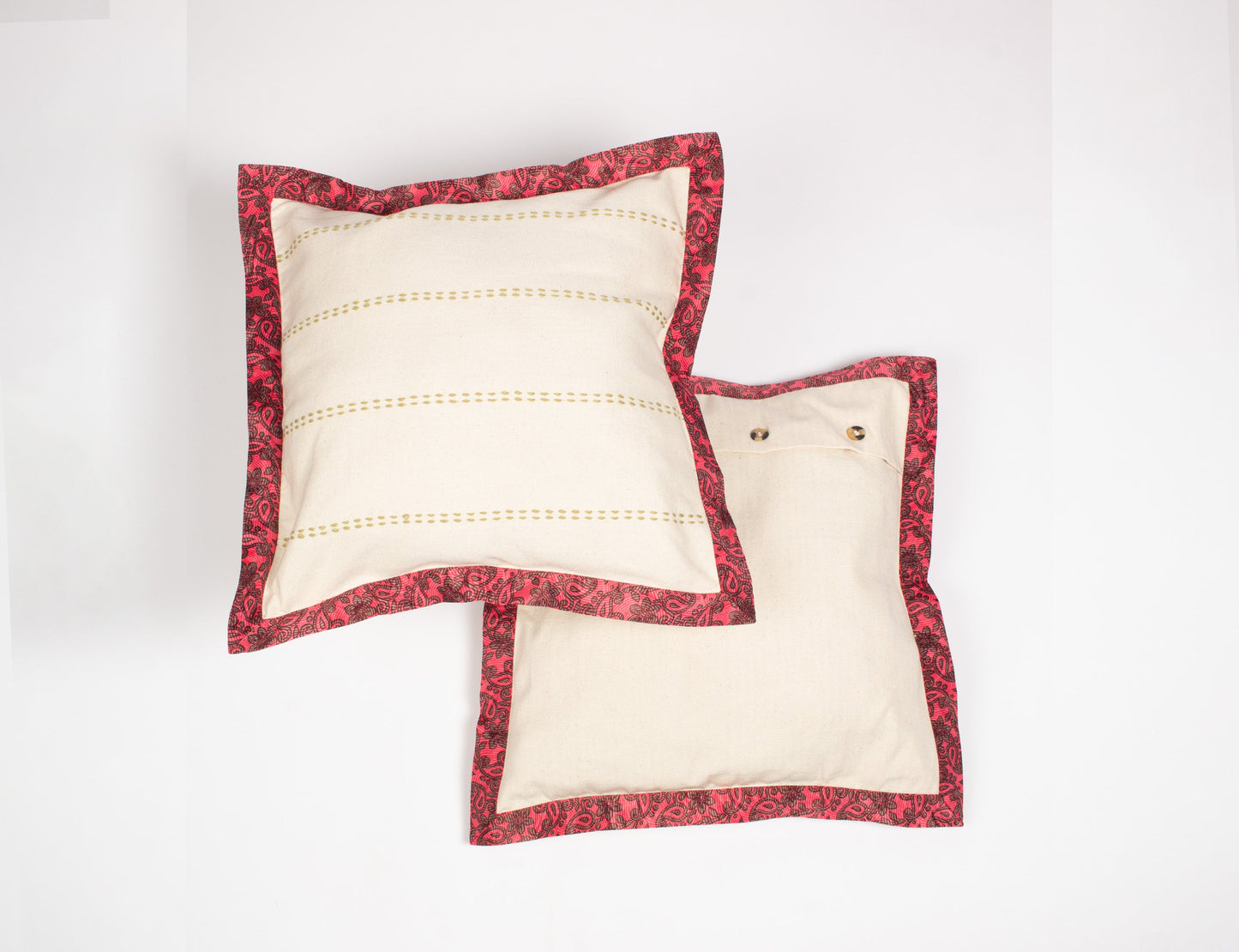 Cotton cushion cover featuring broad sari edging, perfect for sustainable fashion enthusiasts and eco-friendly cloth décor.