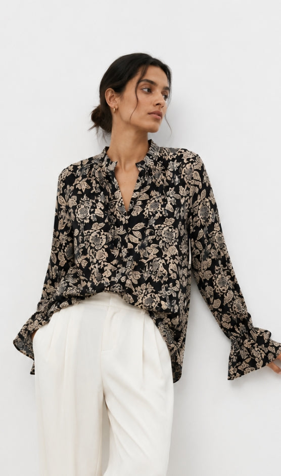 Flowing blouse