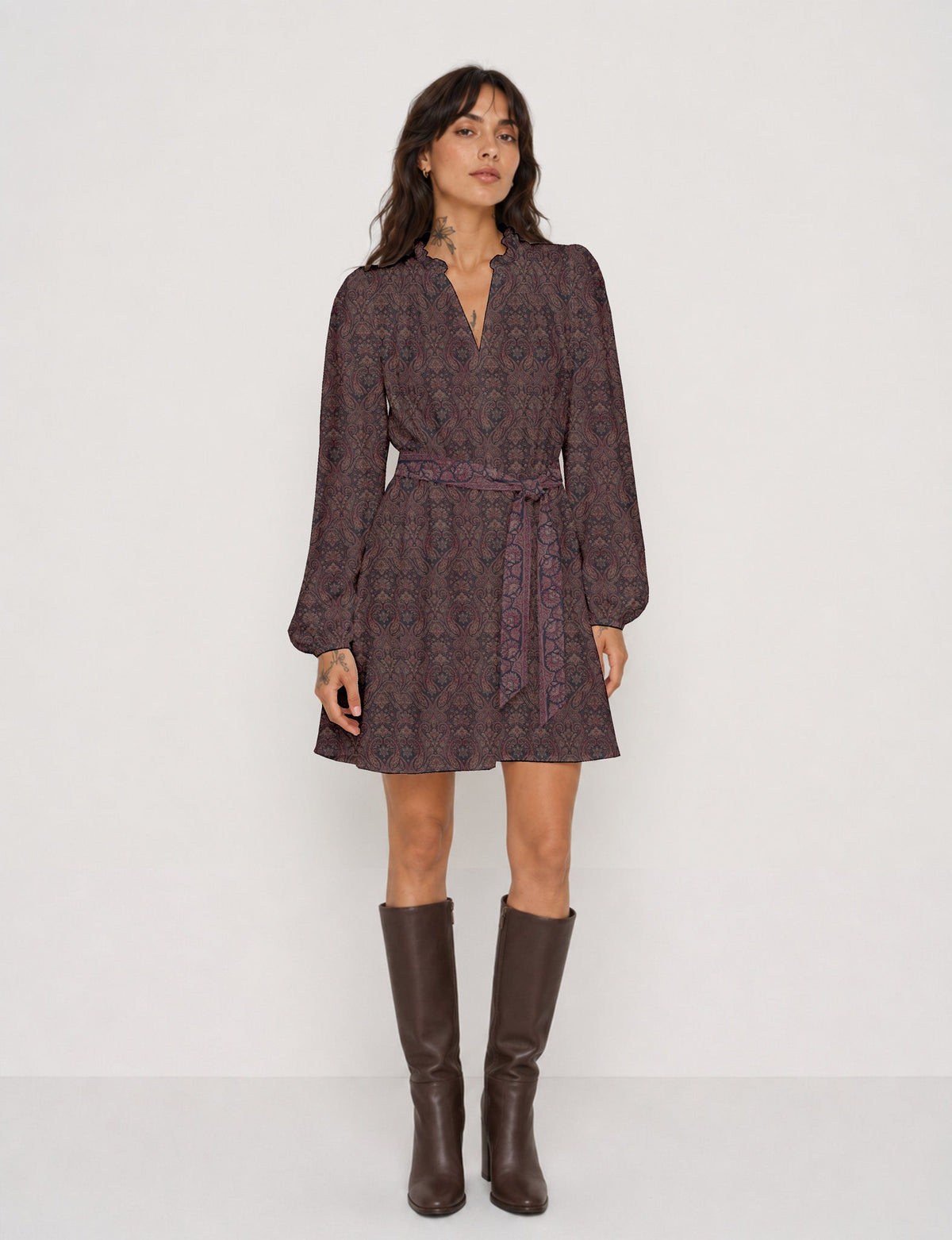 Swing dress with belt