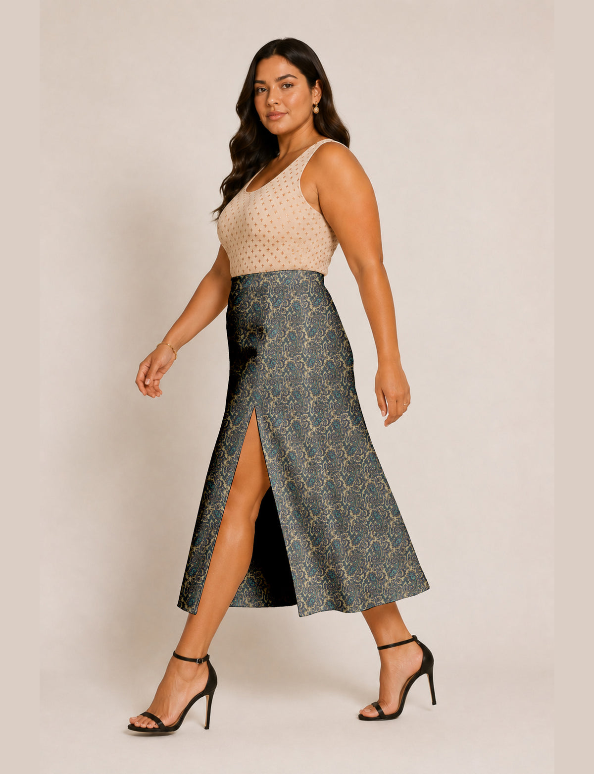 A line skirt with slit - Beige Paisley