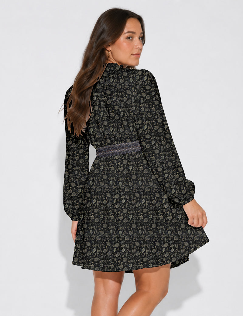 Swing dress with belt - Black Floral