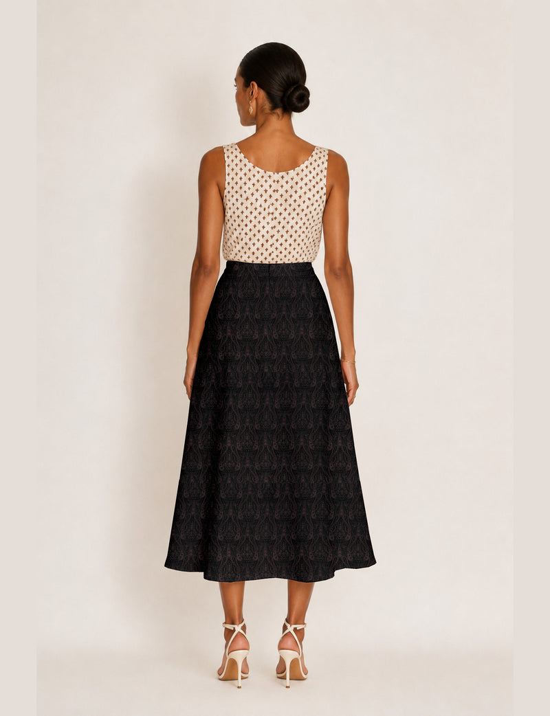 A line skirt with slit - Black Paisley