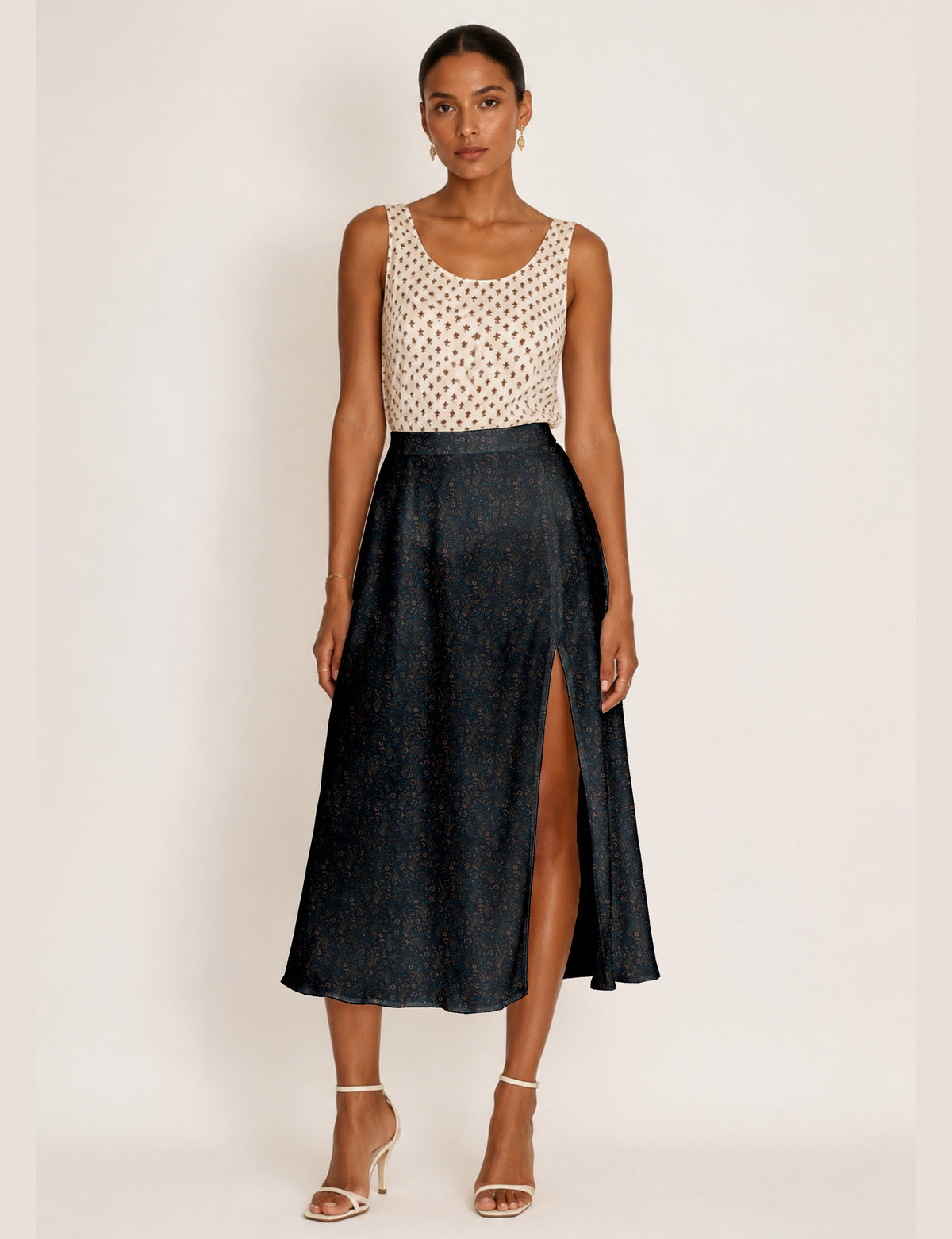 A line skirt with slit - Blue Paisley