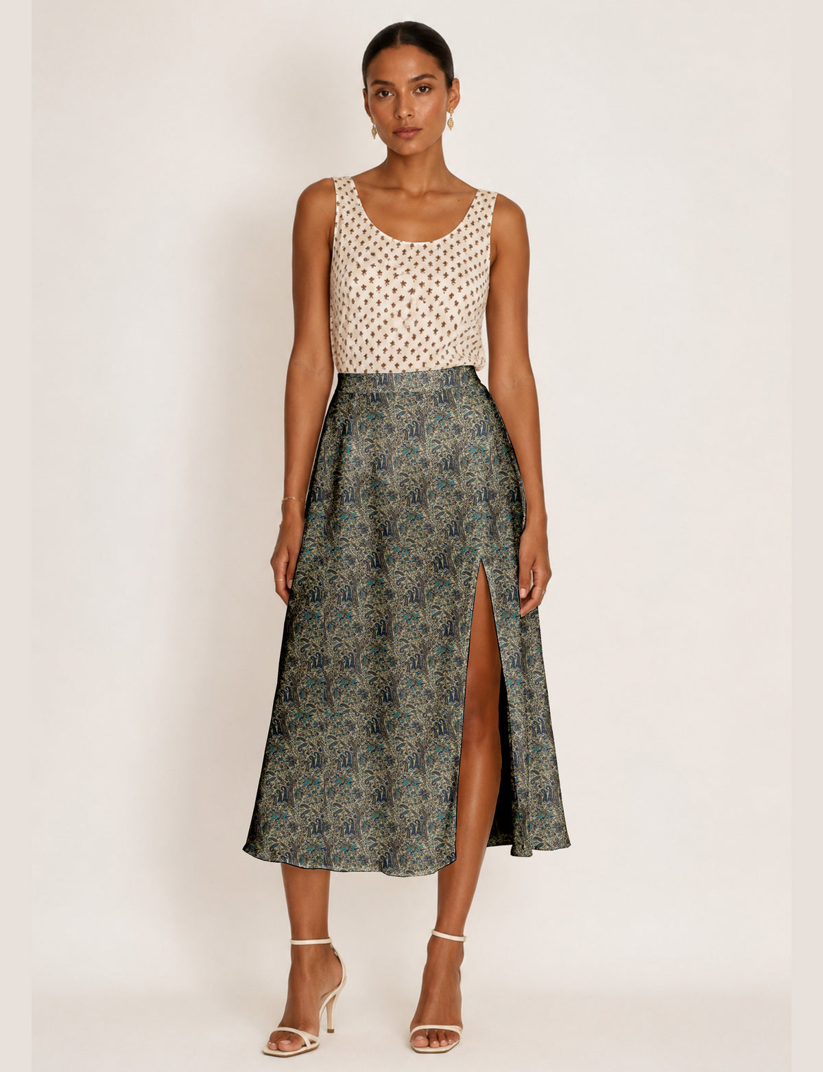 A line skirt with slit - Blue Paisley