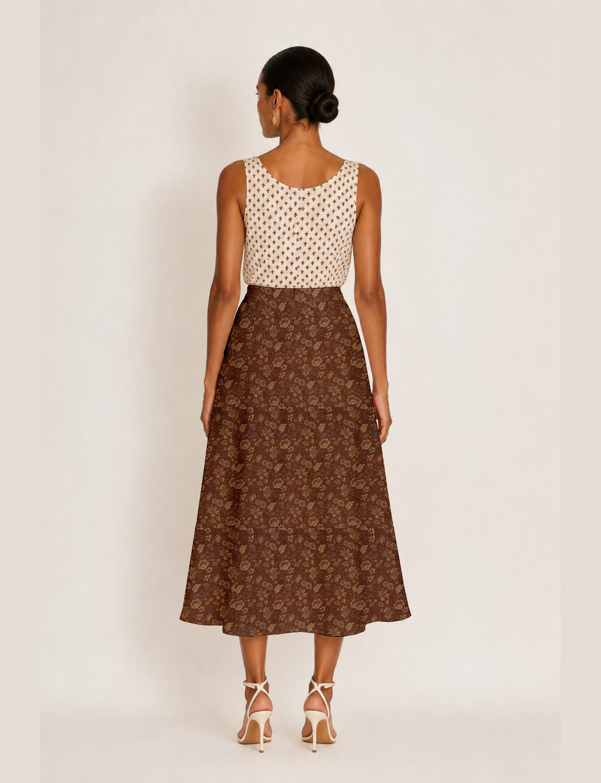 A line skirt with slit - Brown Floral