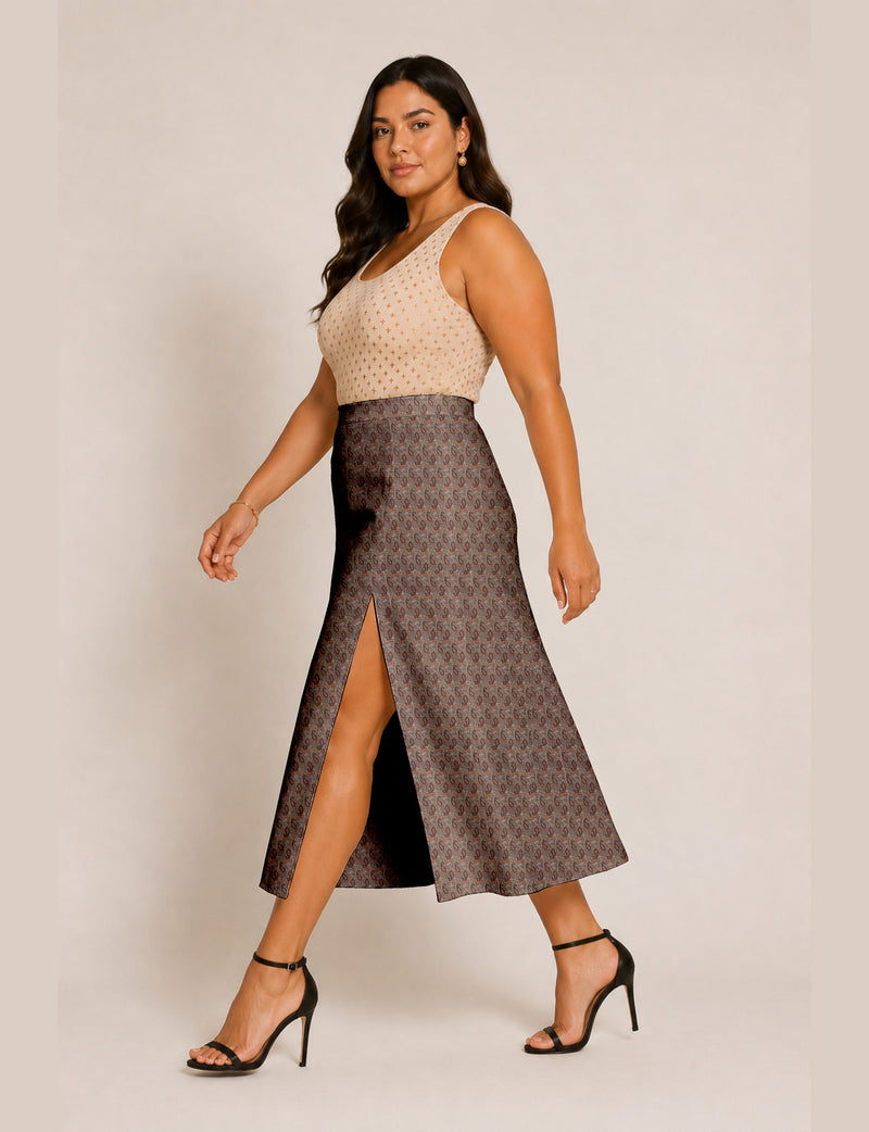 A line skirt with slit - Brown Paisley