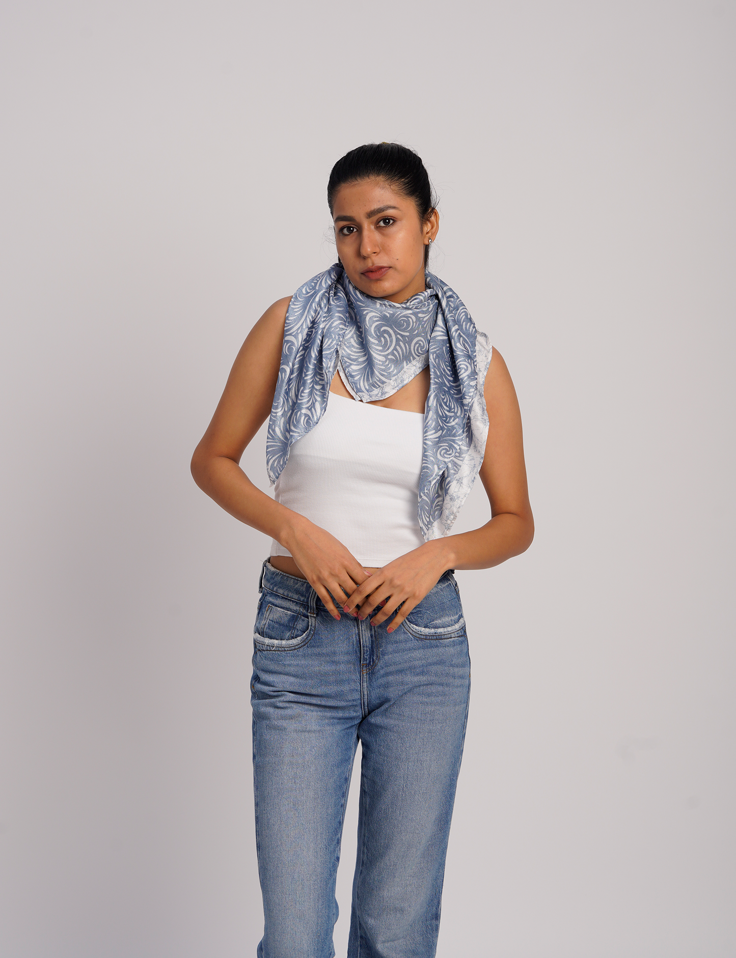 Chic and eco-friendly FOULARD square scarves, perfect for dressing up any outfit. Versatile styling around the head or neck for sunny days outdoors and evenings indoors, in warm and cooler climes. Ethical, eco-friendly, and stylish accessories to elevate your sustainable fashion game.