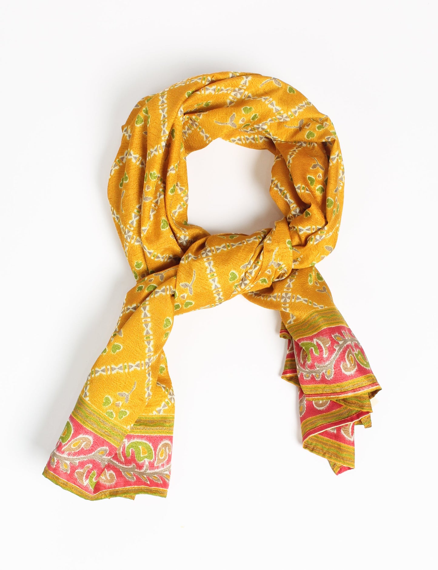 Chic and eco-friendly FOULARD square scarves, perfect for dressing up any outfit. Versatile styling around the head or neck for sunny days outdoors and evenings indoors, in warm and cooler climes. Ethical, eco-friendly, and stylish accessories to elevate your sustainable fashion game.