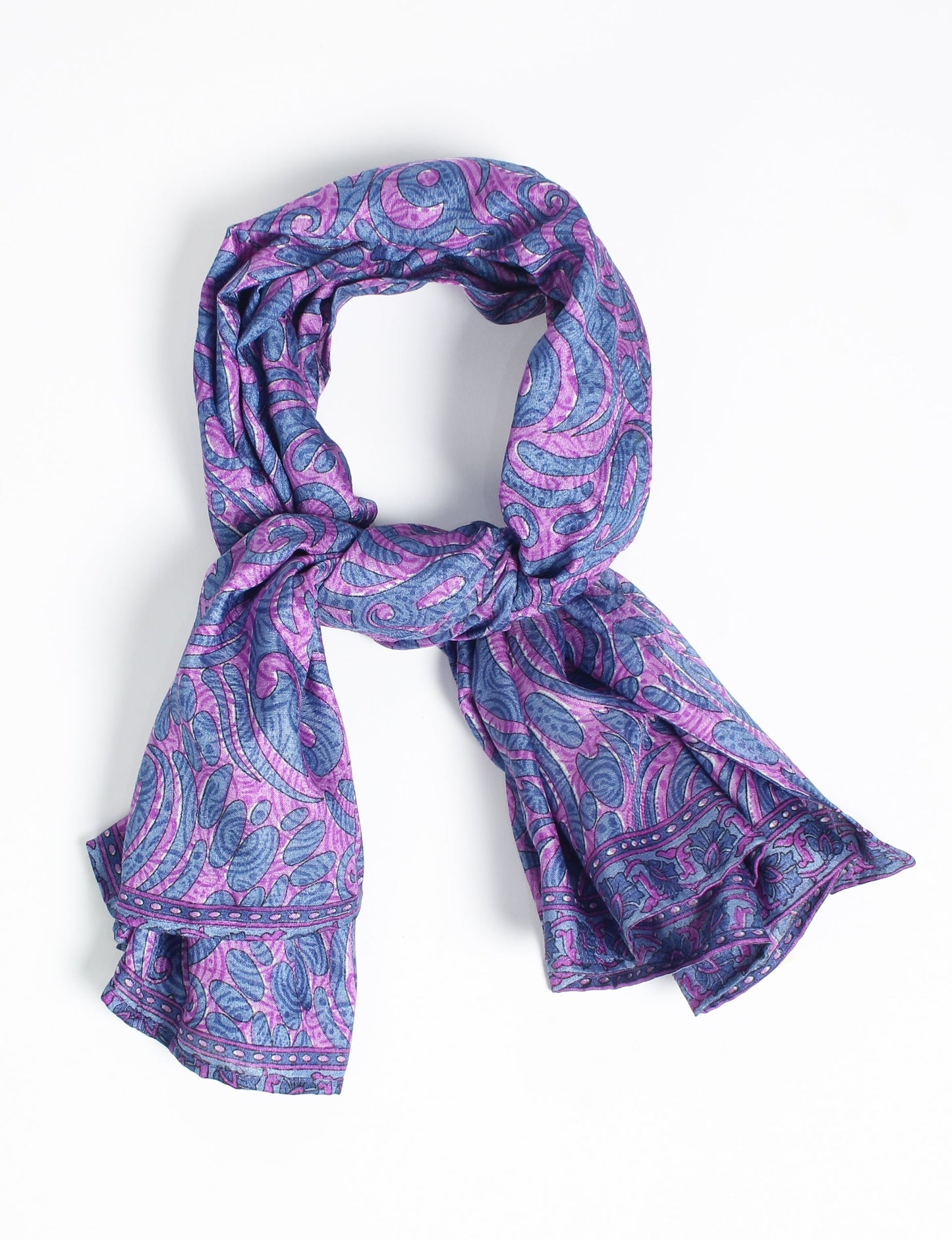 Chic and eco-friendly FOULARD square scarves, perfect for dressing up any outfit. Versatile styling around the head or neck for sunny days outdoors and evenings indoors, in warm and cooler climes. Ethical, eco-friendly, and stylish accessories to elevate your sustainable fashion game.