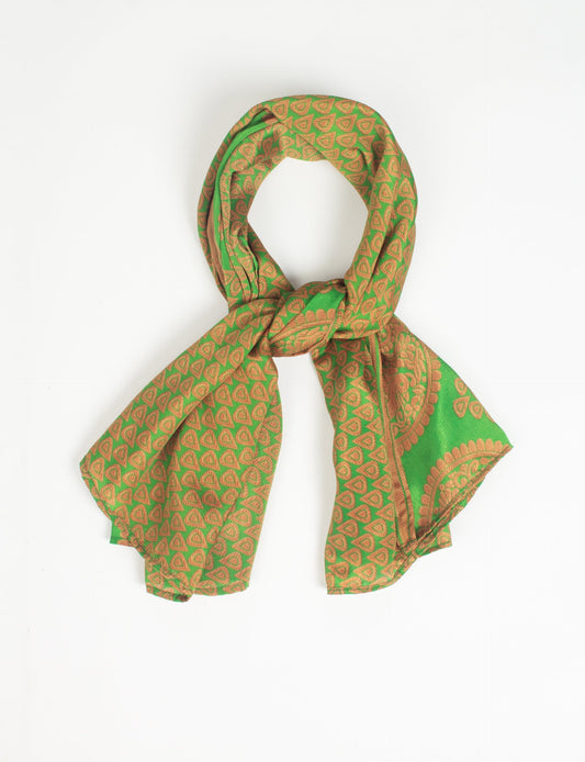 Chic and eco-friendly FOULARD square scarves, perfect for dressing up any outfit. Versatile styling around the head or neck for sunny days outdoors and evenings indoors, in warm and cooler climes. Ethical, eco-friendly, and stylish accessories to elevate your sustainable fashion game.