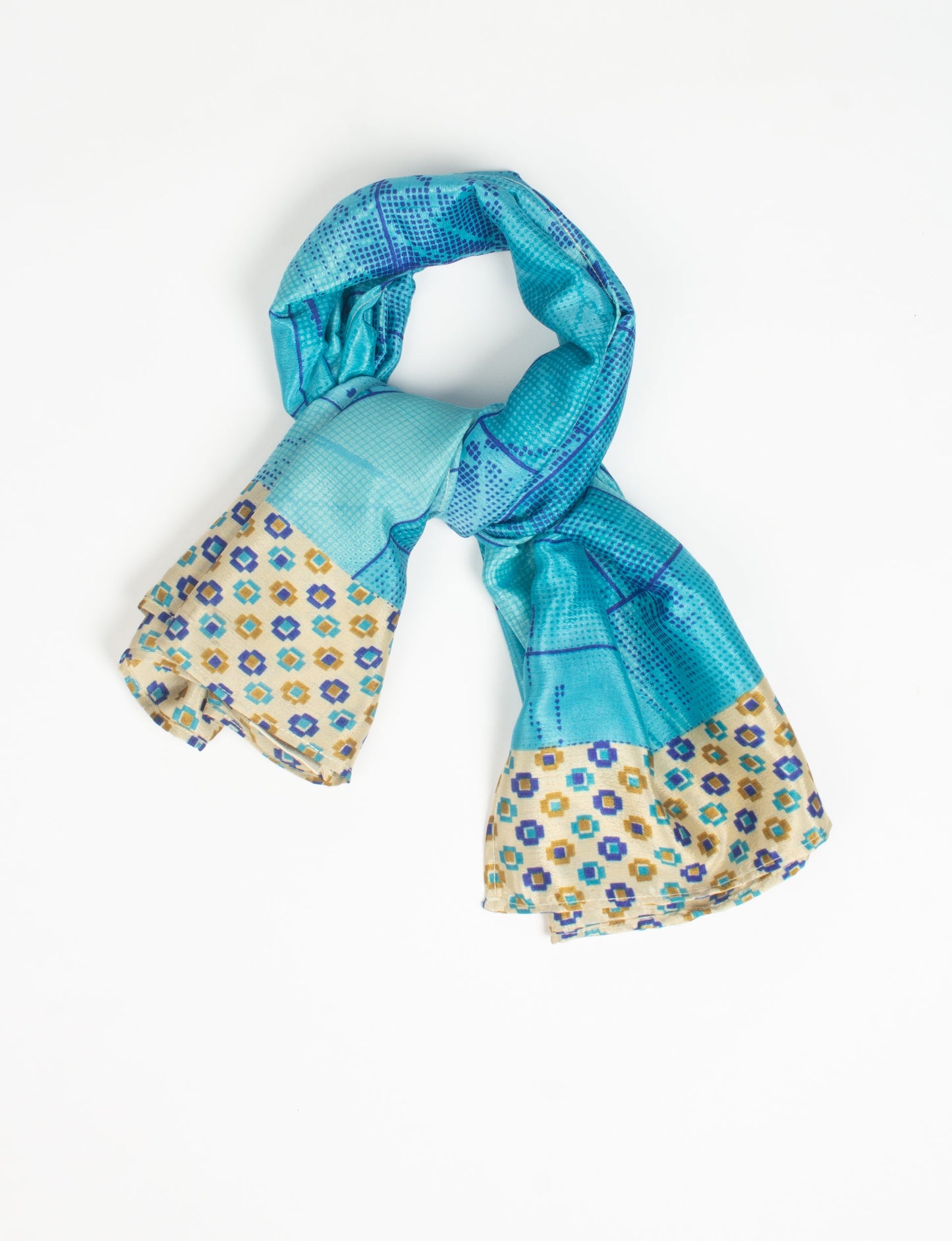 Chic and eco-friendly FOULARD square scarves, perfect for dressing up any outfit. Versatile styling around the head or neck for sunny days outdoors and evenings indoors, in warm and cooler climes. Ethical, eco-friendly, and stylish accessories to elevate your sustainable fashion game.