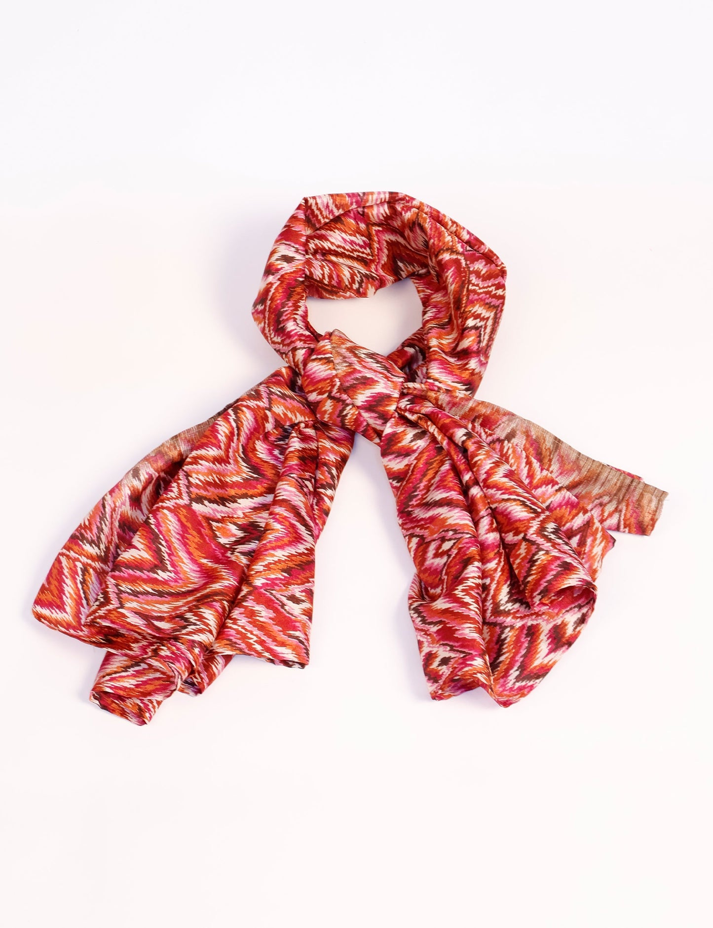 Chic and eco-friendly FOULARD square scarves, perfect for dressing up any outfit. Versatile styling around the head or neck for sunny days outdoors and evenings indoors, in warm and cooler climes. Ethical, eco-friendly, and stylish accessories to elevate your sustainable fashion game.