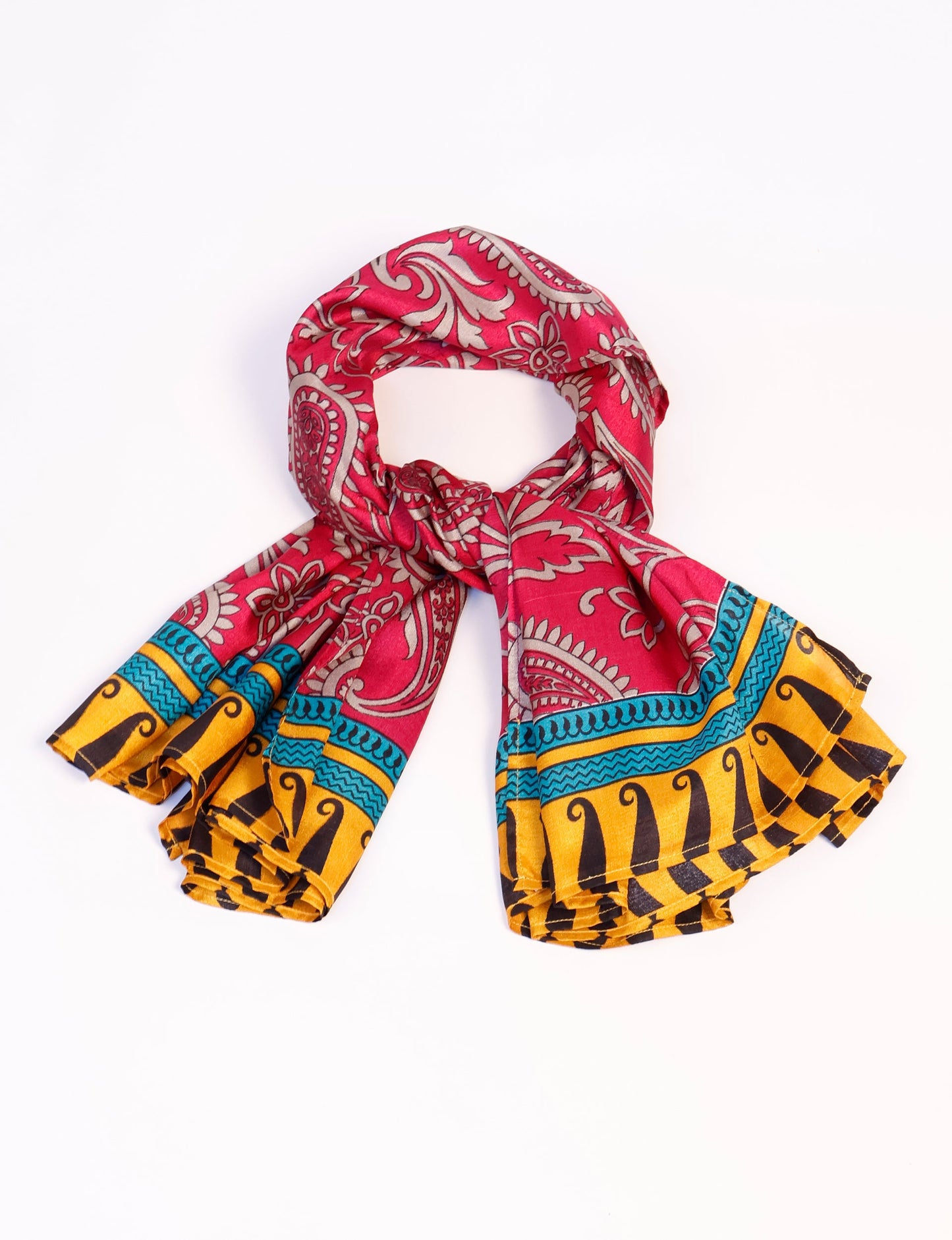 Chic and eco-friendly FOULARD square scarves, perfect for dressing up any outfit. Versatile styling around the head or neck for sunny days outdoors and evenings indoors, in warm and cooler climes. Ethical, eco-friendly, and stylish accessories to elevate your sustainable fashion game.