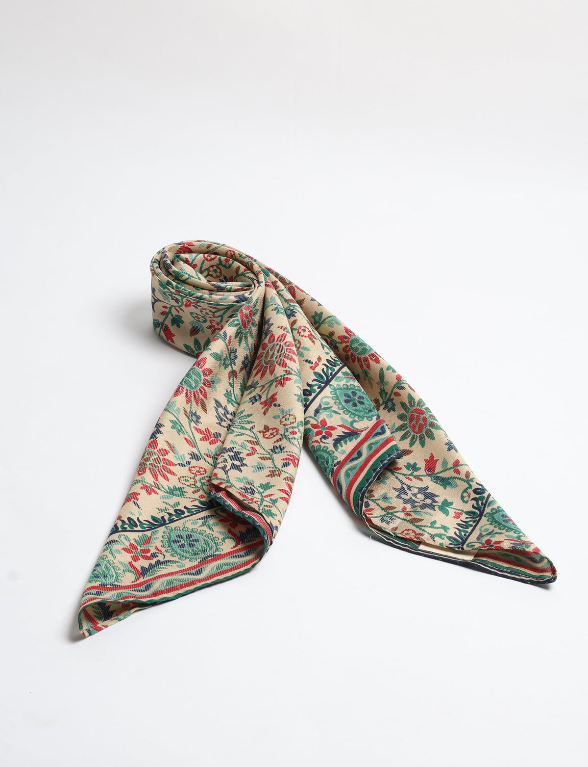 Chic and eco-friendly FOULARD square scarves, perfect for dressing up any outfit. Versatile styling around the head or neck for sunny days outdoors and evenings indoors, in warm and cooler climes. Ethical, eco-friendly, and stylish accessories to elevate your sustainable fashion game.