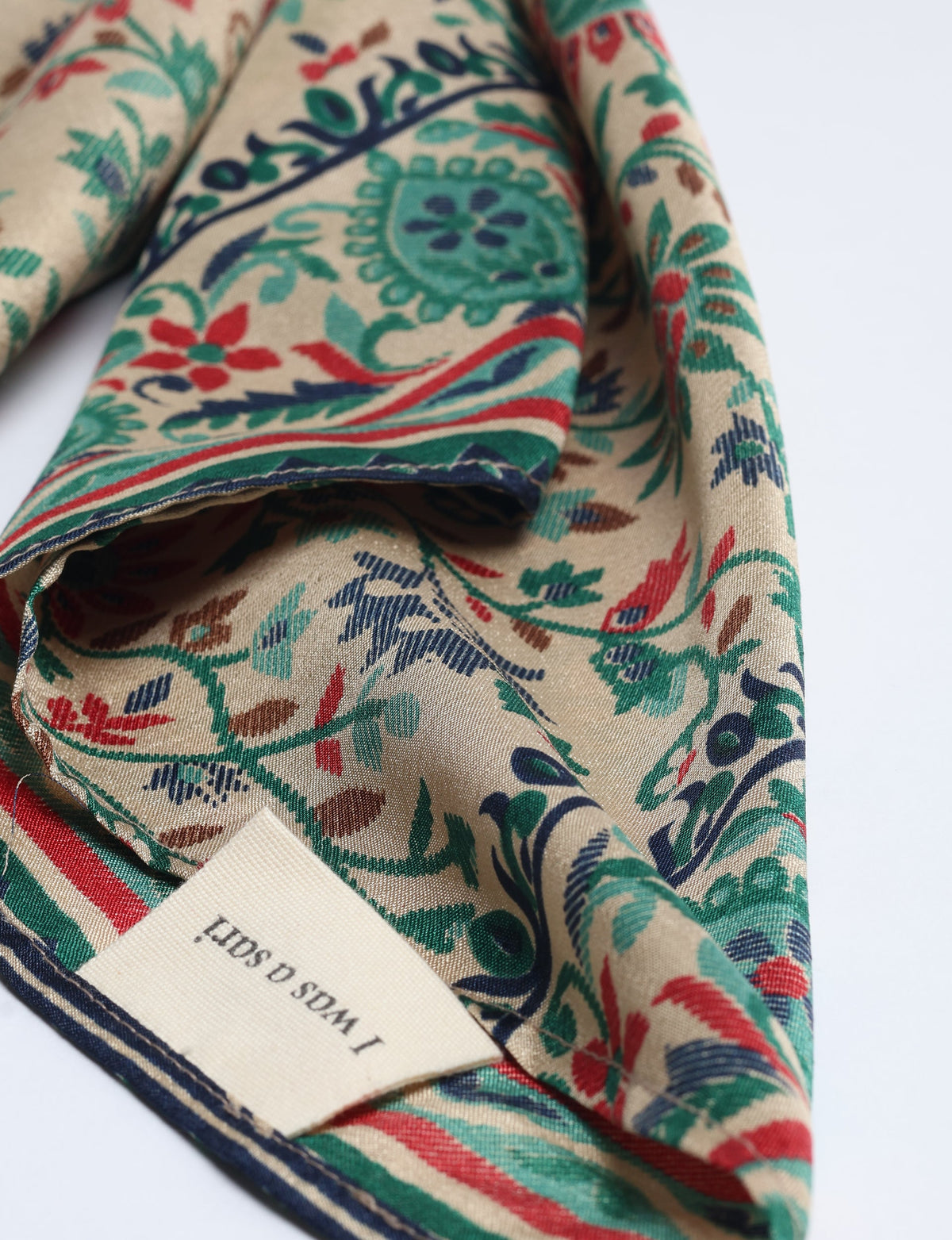Chic and eco-friendly FOULARD square scarves, perfect for dressing up any outfit. Versatile styling around the head or neck for sunny days outdoors and evenings indoors, in warm and cooler climes. Ethical, eco-friendly, and stylish accessories to elevate your sustainable fashion game.