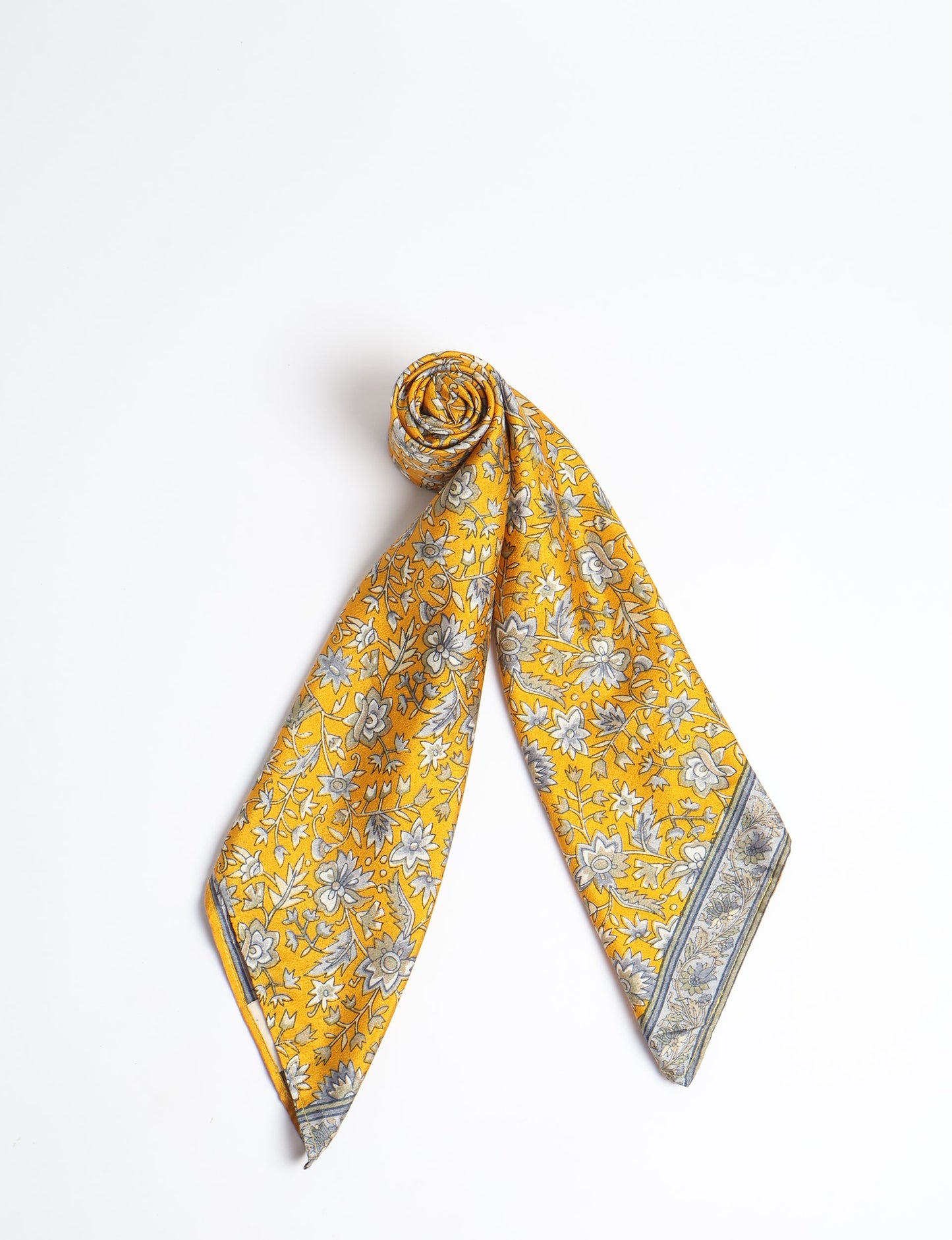 Chic and eco-friendly FOULARD square scarves, perfect for dressing up any outfit. Versatile styling around the head or neck for sunny days outdoors and evenings indoors, in warm and cooler climes. Ethical, eco-friendly, and stylish accessories to elevate your sustainable fashion game.