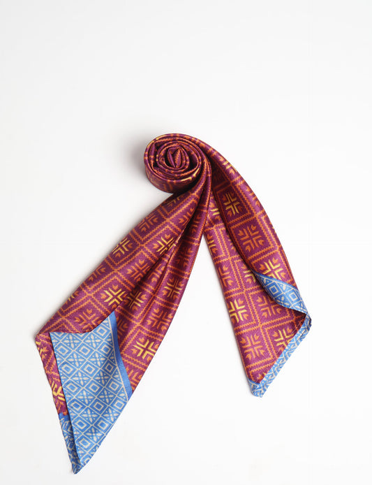 Chic and eco-friendly FOULARD square scarves, perfect for dressing up any outfit. Versatile styling around the head or neck for sunny days outdoors and evenings indoors, in warm and cooler climes. Ethical, eco-friendly, and stylish accessories to elevate your sustainable fashion game.