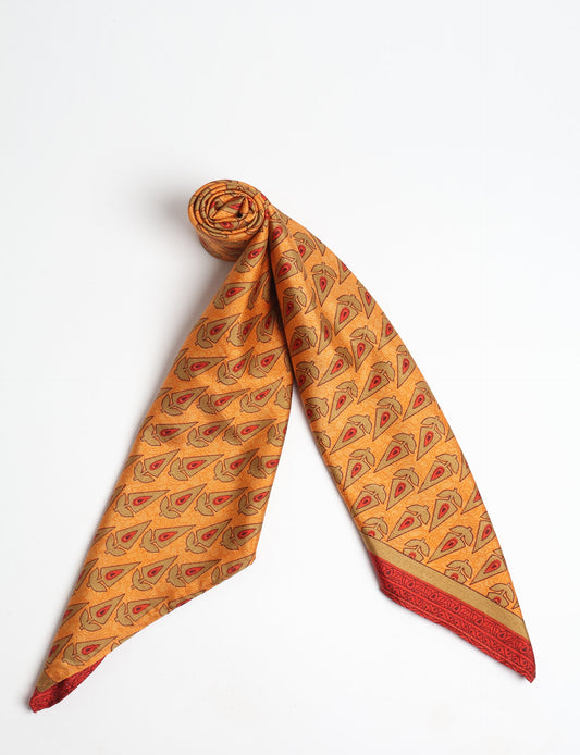 Chic and eco-friendly FOULARD square scarves, perfect for dressing up any outfit. Versatile styling around the head or neck for sunny days outdoors and evenings indoors, in warm and cooler climes. Ethical, eco-friendly, and stylish accessories to elevate your sustainable fashion game.