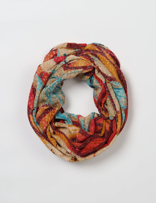 Sustainable style embraces you with our LOOP SCARF – an infinity-style scarf crafted from vibrant, pattern-rich saris. Handcrafted by experienced Mumbai-based artisans, this versatile scarf can be worn looped once or twice around your neck or as a head-wrap. From laid-back beach vacations to dress-to-impress dinners, this scarf is a timeless accessory.