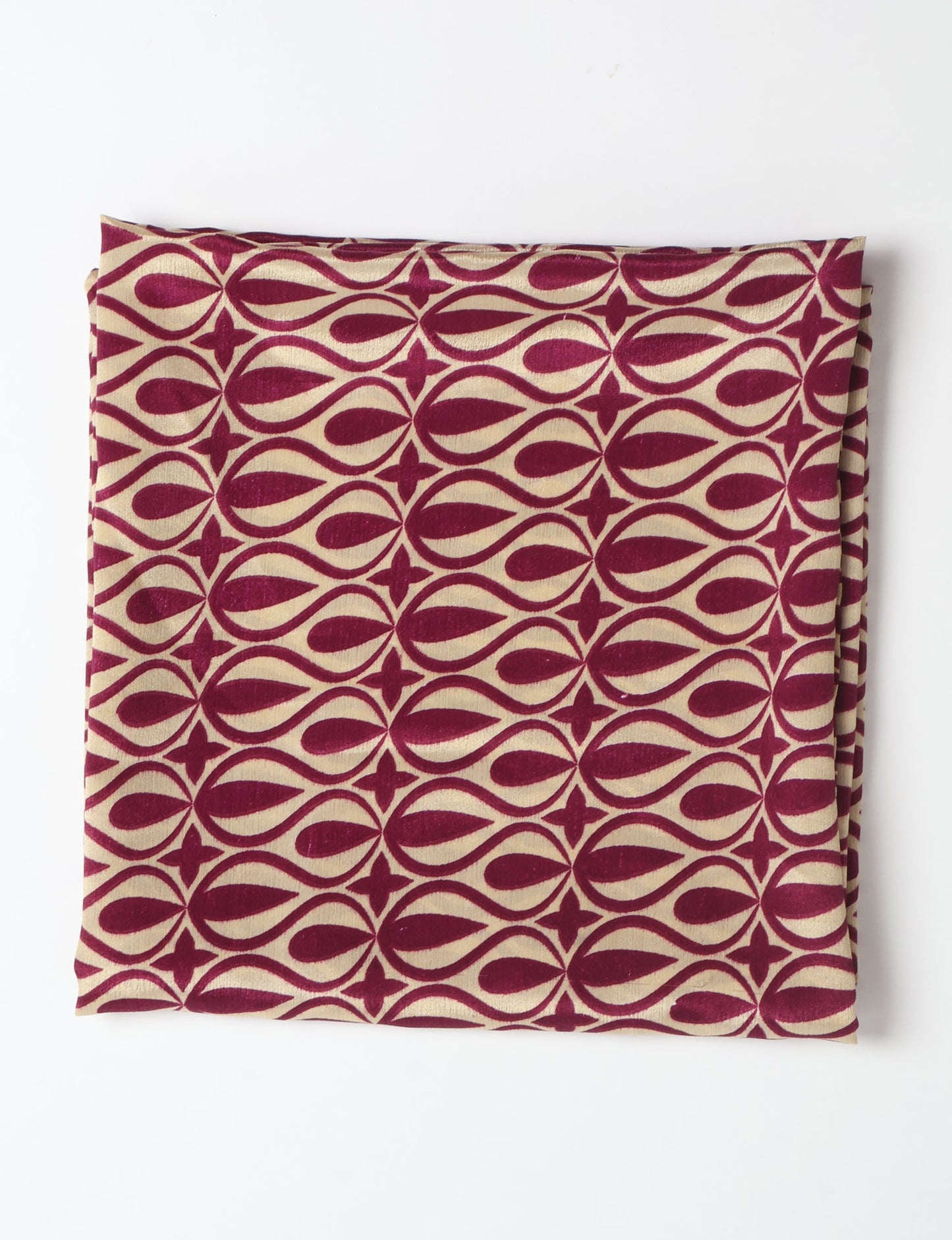 Sustainable style embraces you with our LOOP SCARF – an infinity-style scarf crafted from vibrant, pattern-rich saris. Handcrafted by experienced Mumbai-based artisans, this versatile scarf can be worn looped once or twice around your neck or as a head-wrap. From laid-back beach vacations to dress-to-impress dinners, this scarf is a timeless accessory.