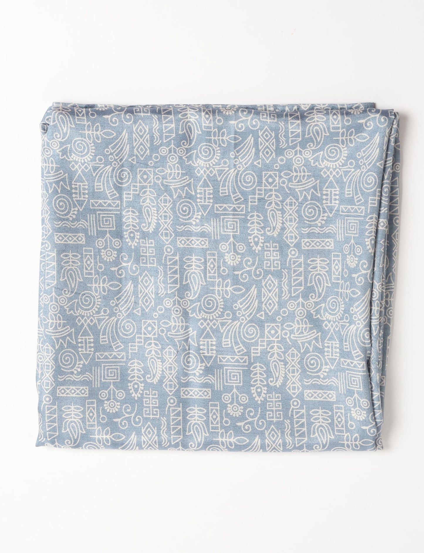 Sustainable style embraces you with our LOOP SCARF – an infinity-style scarf crafted from vibrant, pattern-rich saris. Handcrafted by experienced Mumbai-based artisans, this versatile scarf can be worn looped once or twice around your neck or as a head-wrap. From laid-back beach vacations to dress-to-impress dinners, this scarf is a timeless accessory.