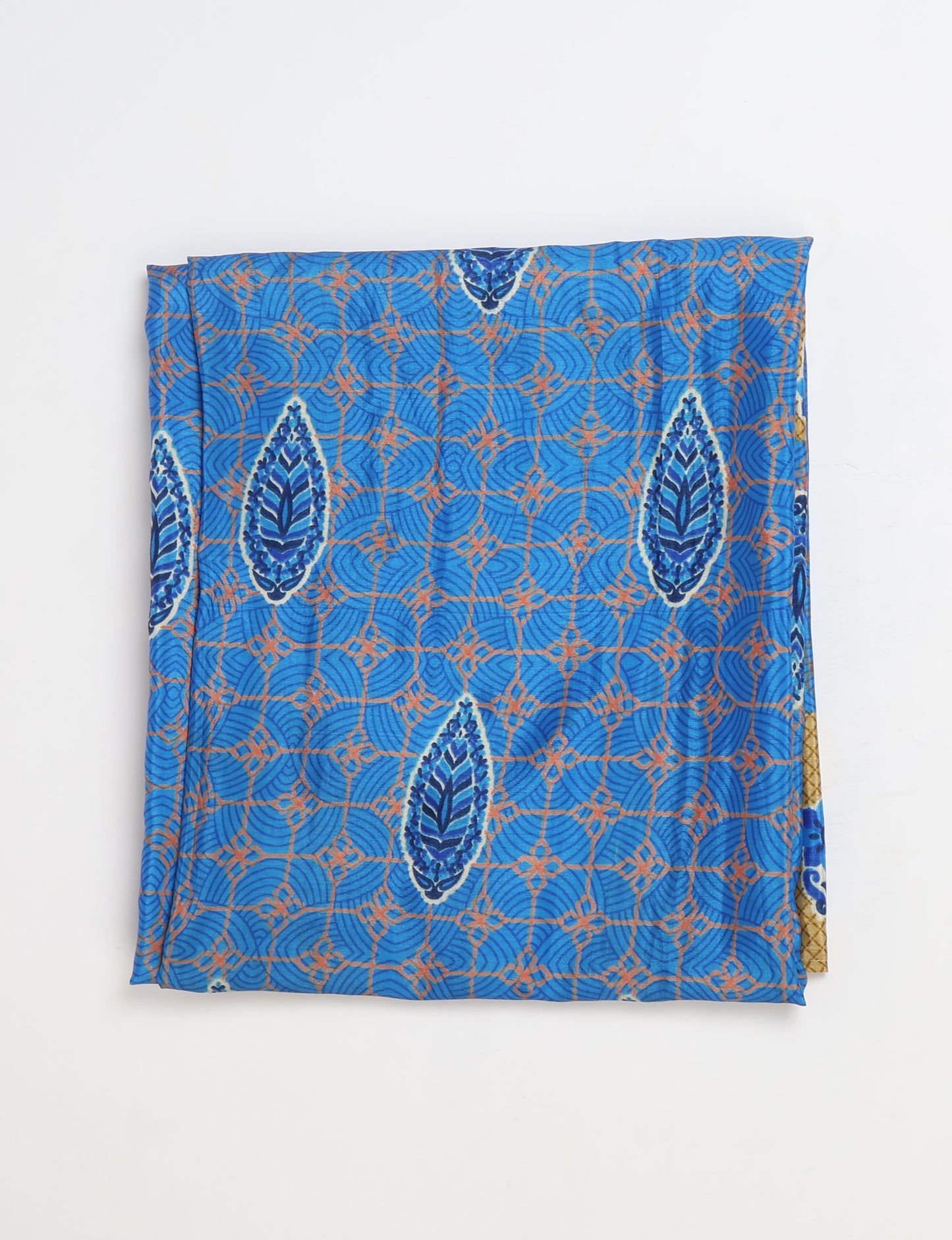 Explore sustainable elegance with our PAREO – a versatile piece for conscious fashion enthusiasts. More than an accessory, it's a statement of ethical clothing and green fashion. Ideal for getaways, this wrap-around works as a coverup, turban, or throw, showcasing our commitment to slow fashion, upcycled garments, and eco-friendly practices. Elevate your wardrobe with this eco-conscious and stylish pareo, a perfect addition to your collection of sustainable women's clothing.