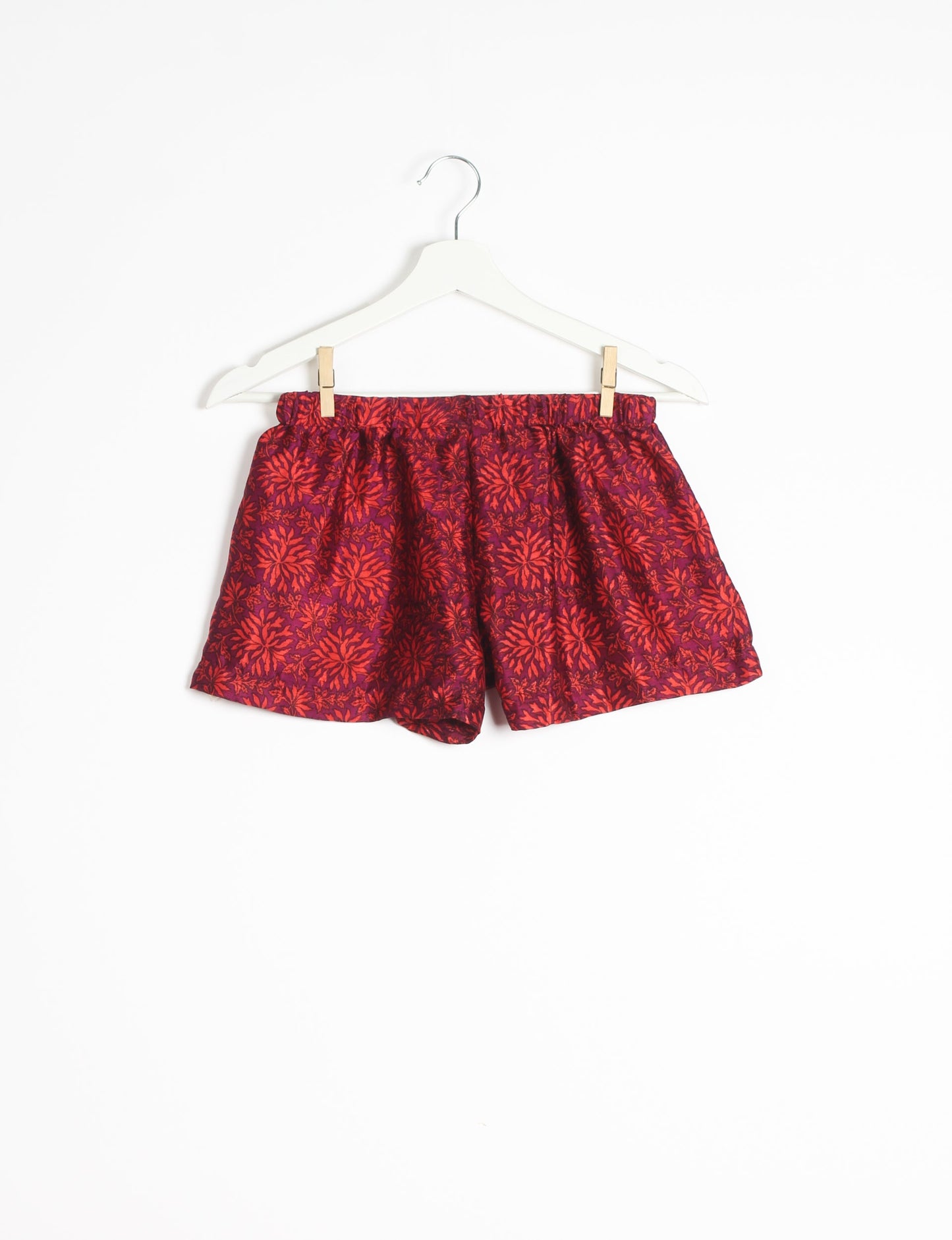 Elevate your wardrobe with our eco-friendly shorts. The all-around elastic waist and drawstring tie provide comfort and style. Crafted with ethical and sustainable practices, these shorts redefine green fashion, making them a perfect addition to your conscious clothing collection.