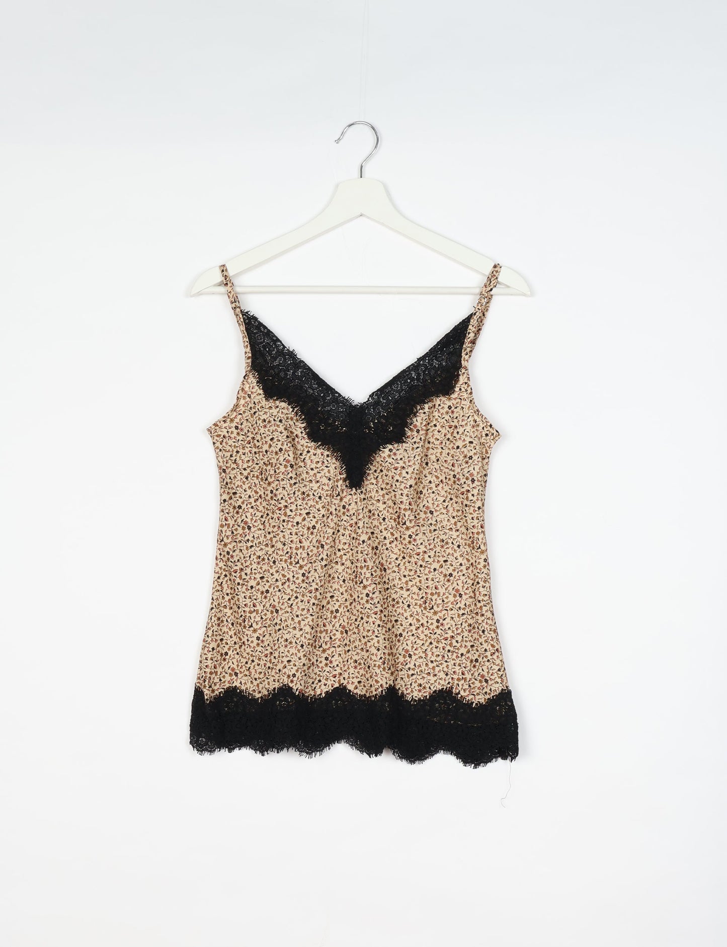 Sleep in eco-friendly luxury with our PJ Set Short. Made for the conscious consumer, these pajamas contribute to zero waste and sustainable practices. The cami top, adorned with delicate eyelash lace and cut on the bias, pairs seamlessly with the comfy shorts featuring an elasticated waist and drawstring tie.