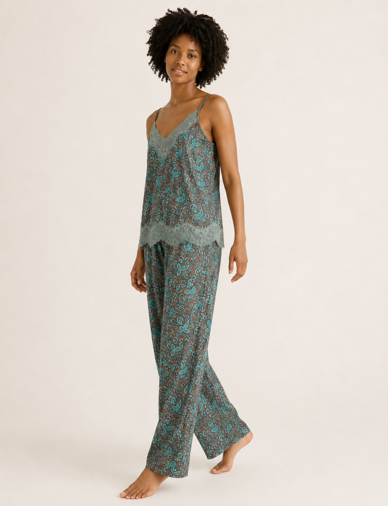 Discover the epitome of ethical sleepwear with our PJ Set Long – a blend of comfort, sustainability, and chic design. Crafted by skilled Mumbai artisans from upcycled saris, these pajamas redefine eco-friendly fashion, offering a conscious choice for your wardrobe.