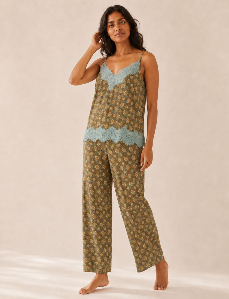 Discover the epitome of ethical sleepwear with our PJ Set Long – a blend of comfort, sustainability, and chic design. Crafted by skilled Mumbai artisans from upcycled saris, these pajamas redefine eco-friendly fashion, offering a conscious choice for your wardrobe.