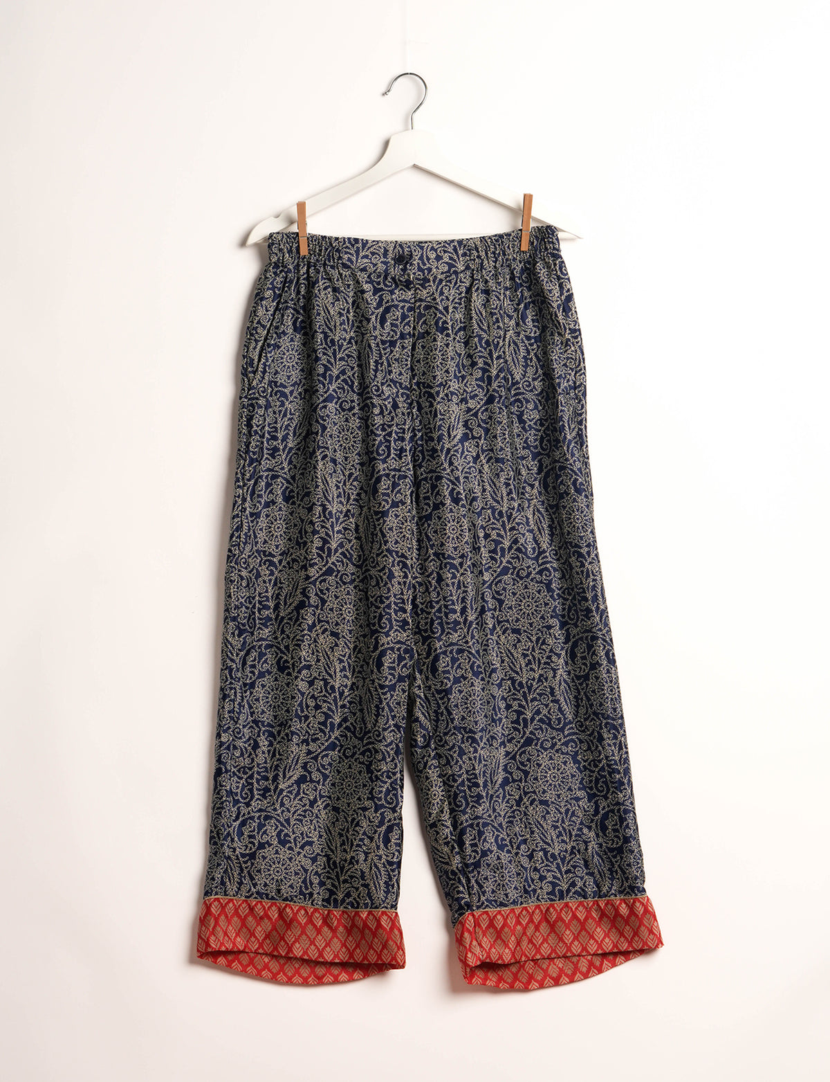 Choose sustainable sleepwear with our PJ SET – perfect for conscious living. From chilling to entertaining, these day-to-night pajamas feature an ethically crafted long-sleeve button-down and elastic-waist pants. Elevate your sleepwear with eco-friendly elegance.