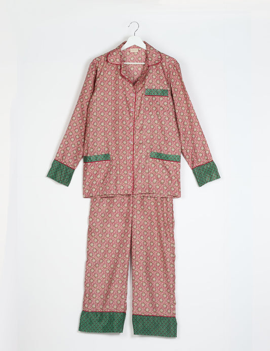 Choose sustainable sleepwear with our PJ SET – perfect for conscious living. From chilling to entertaining, these day-to-night pajamas feature an ethically crafted long-sleeve button-down and elastic-waist pants. Elevate your sleepwear with eco-friendly elegance.