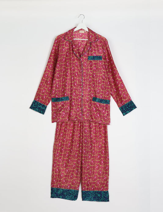 Choose sustainable sleepwear with our PJ SET – perfect for conscious living. From chilling to entertaining, these day-to-night pajamas feature an ethically crafted long-sleeve button-down and elastic-waist pants. Elevate your sleepwear with eco-friendly elegance.