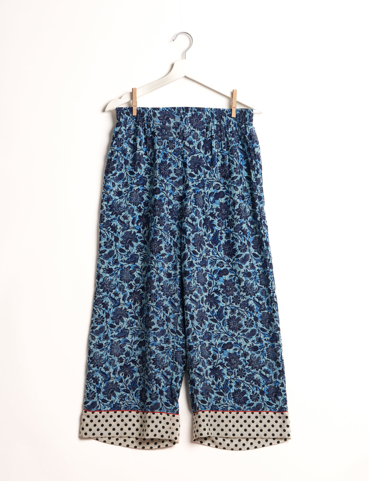 Choose sustainable sleepwear with our PJ SET – perfect for conscious living. From chilling to entertaining, these day-to-night pajamas feature an ethically crafted long-sleeve button-down and elastic-waist pants. Elevate your sleepwear with eco-friendly elegance.