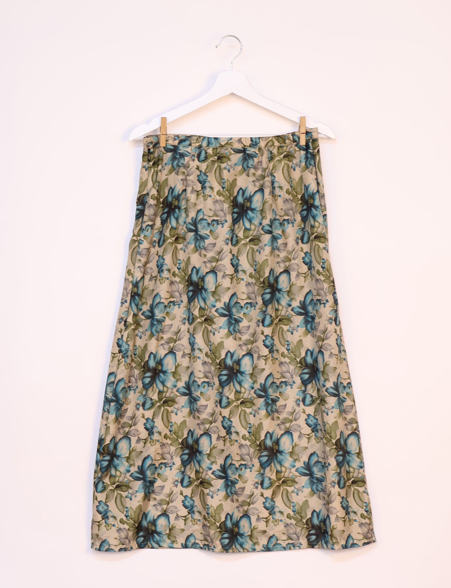 Sustainable A LINE SKIRT, a high-fashion choice for conscious individuals. Fitted at the waist, ankle-length, and ethically crafted for eco-friendly style.